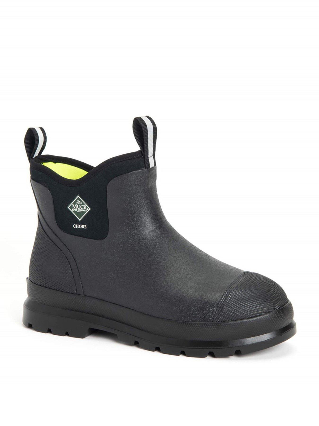 muck-boots-mens-chore-classic-chelsea-boots-blackstillFront