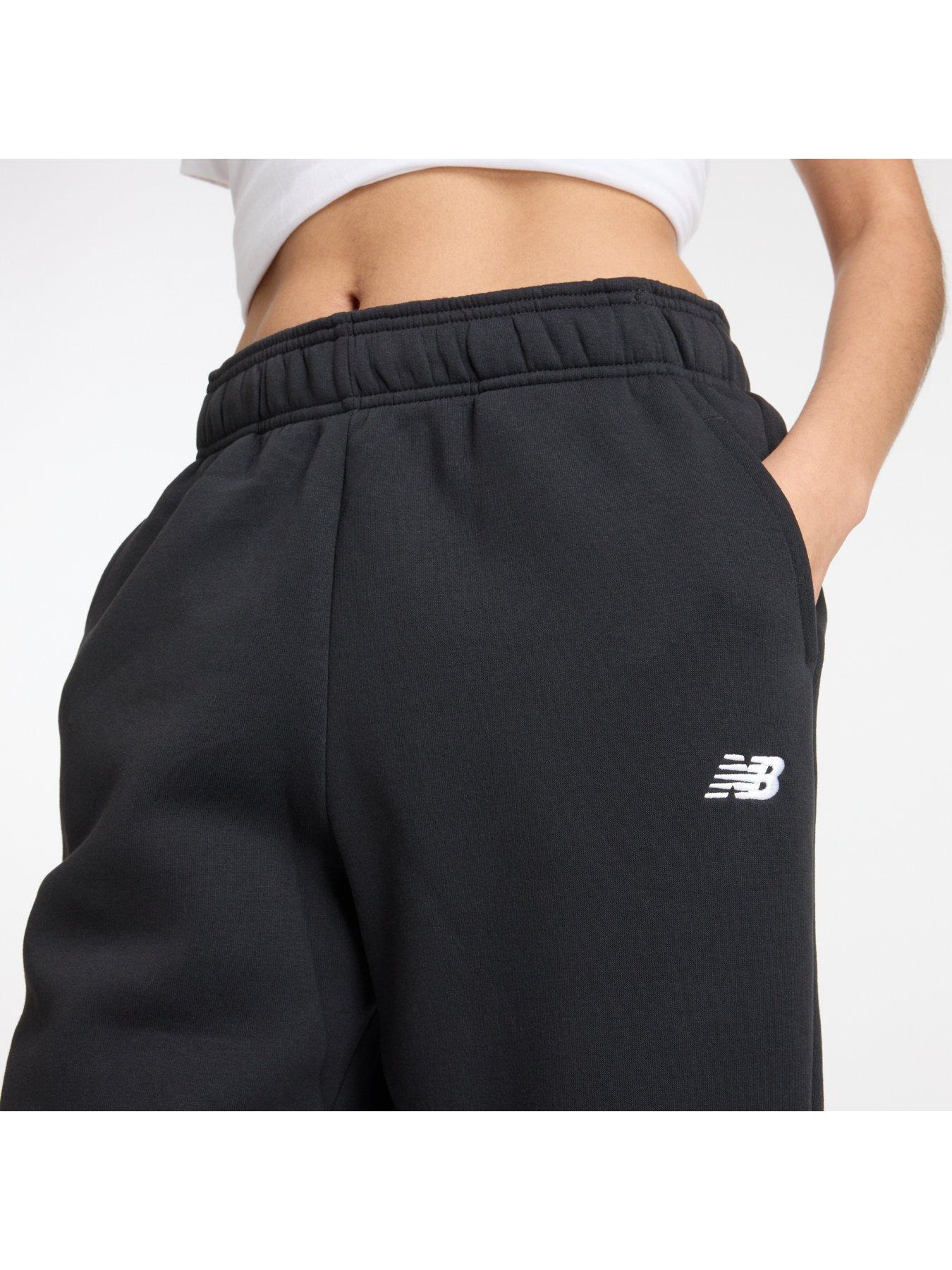 new-balance-womens-sport-essentials-fleece-jogger-blackdetail