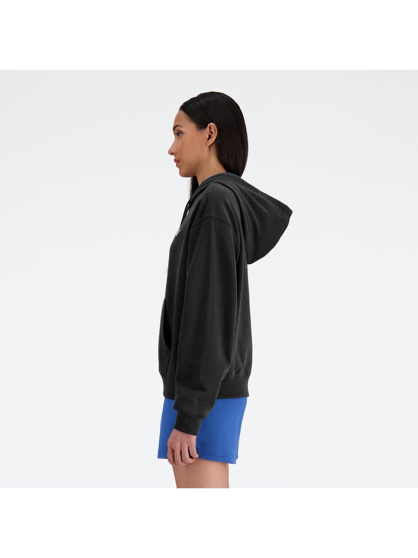 new-balance-womens-sport-essentials-french-terry-hoodie-blackoutfit