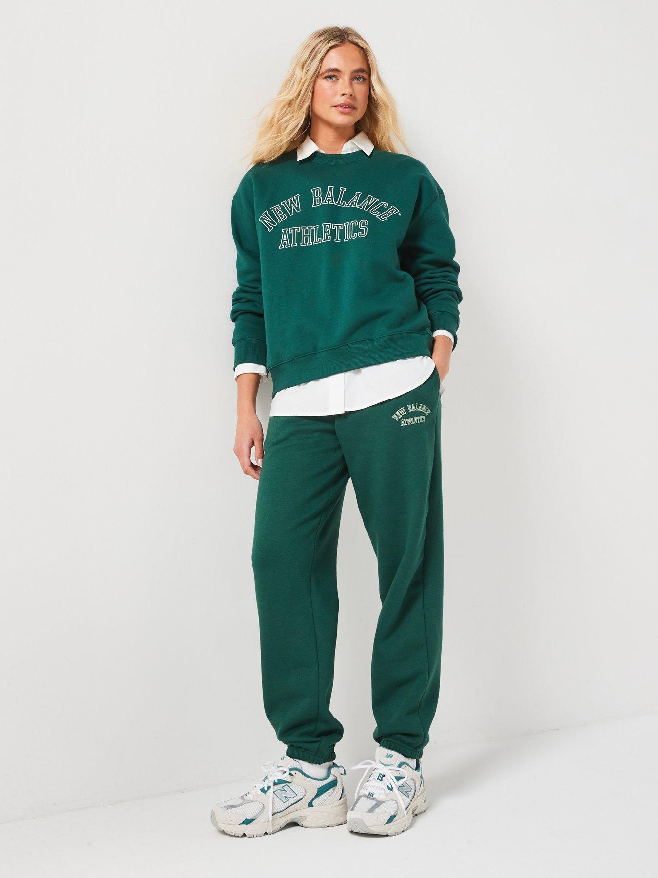 new-balance-womens-seasonal-graphic-sweatpant-dark-greendetail