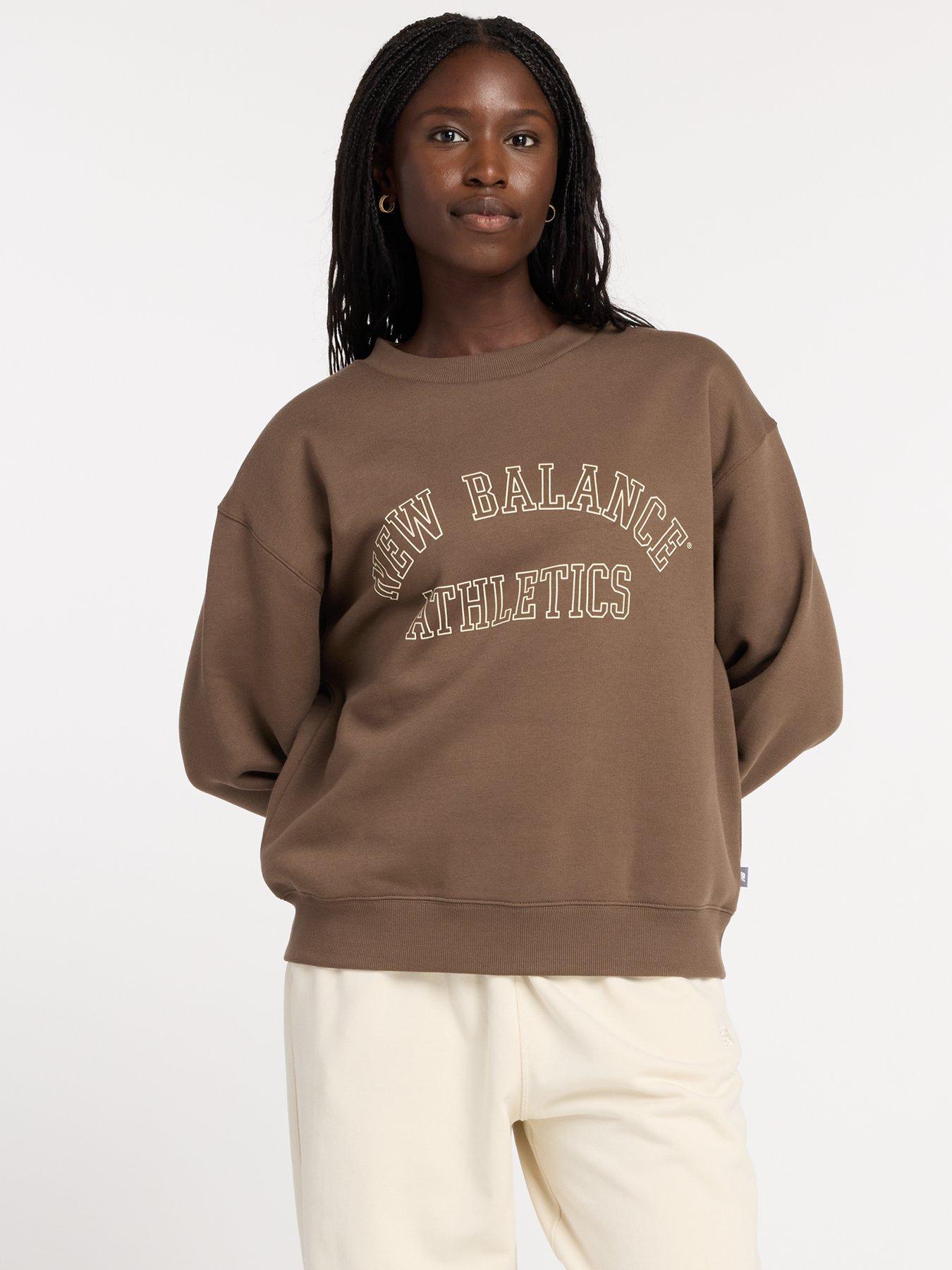 new-balance-womens-graphic-fleece-crew-brownfront