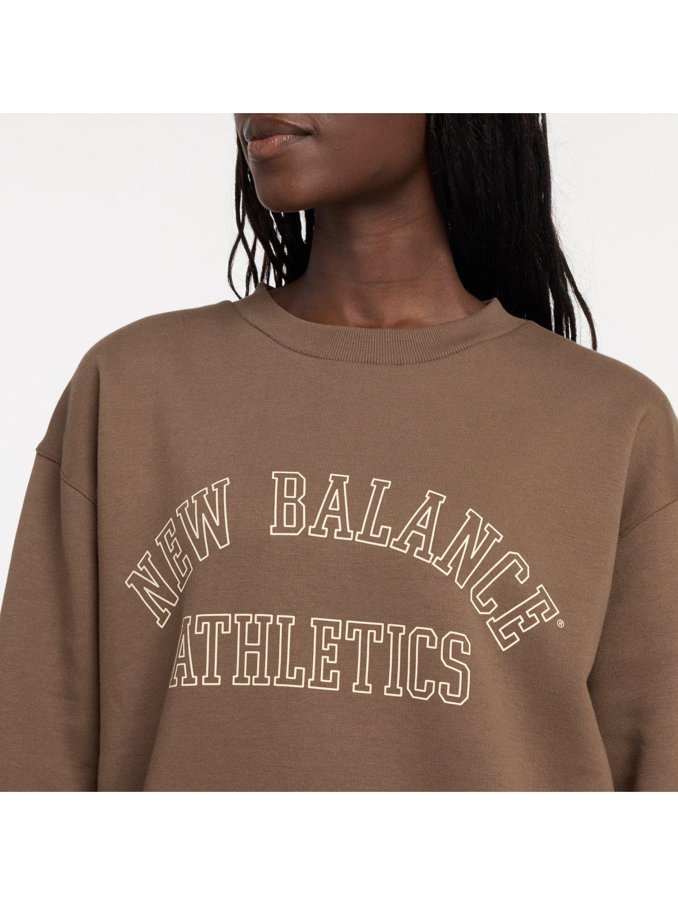 new-balance-womens-graphic-fleece-crew-brownoutfit