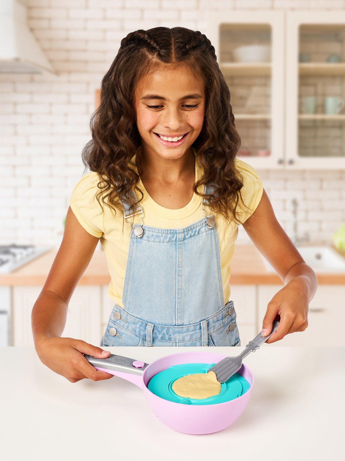 Image 5 of 7 of Cookeez Makery Cookeez Makery Pancake Treatz Playset
