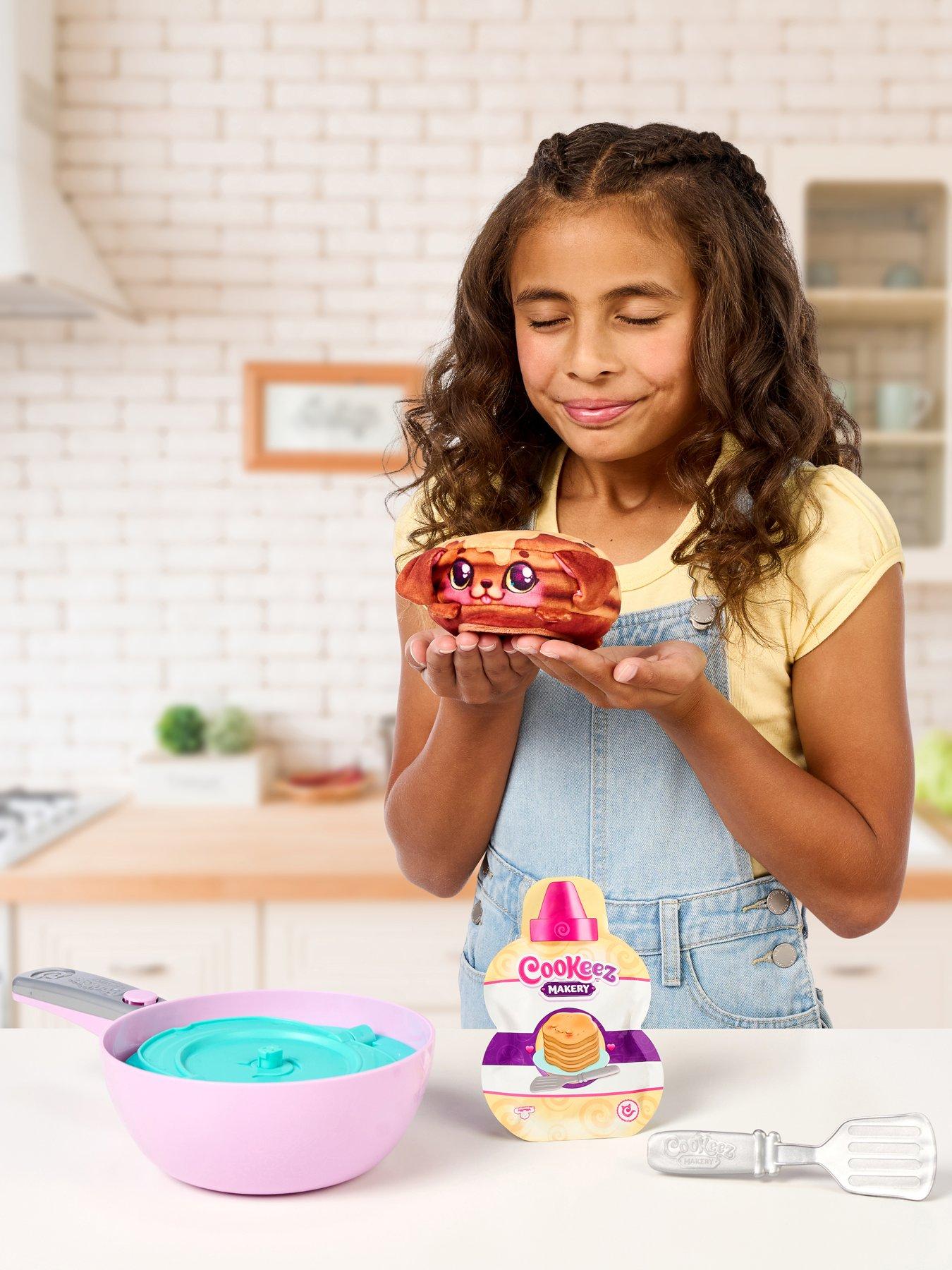 Image 7 of 7 of Cookeez Makery Cookeez Makery Pancake Treatz Playset