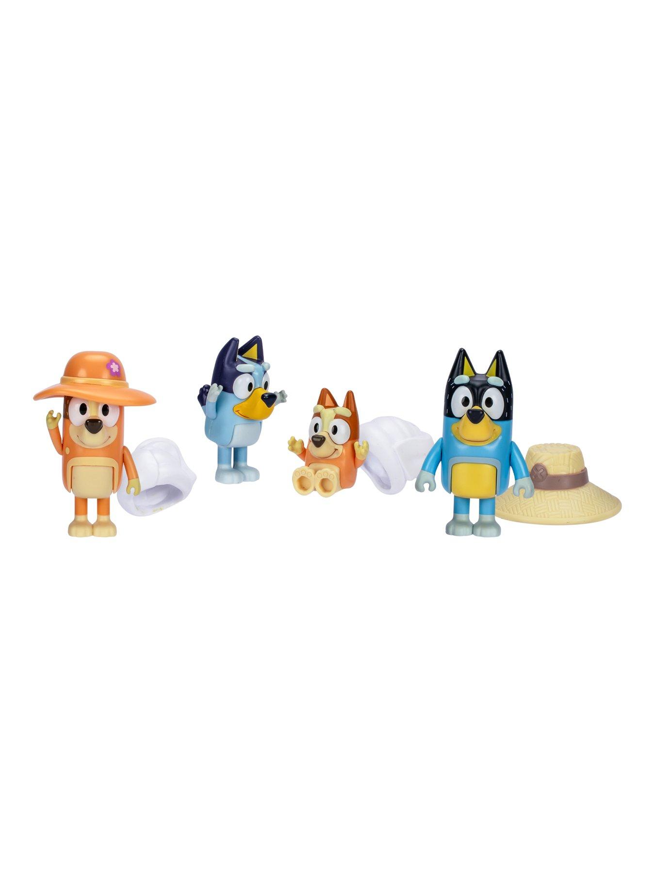 bluey-s11-holiday-figure-4pk-family-tripoutfit