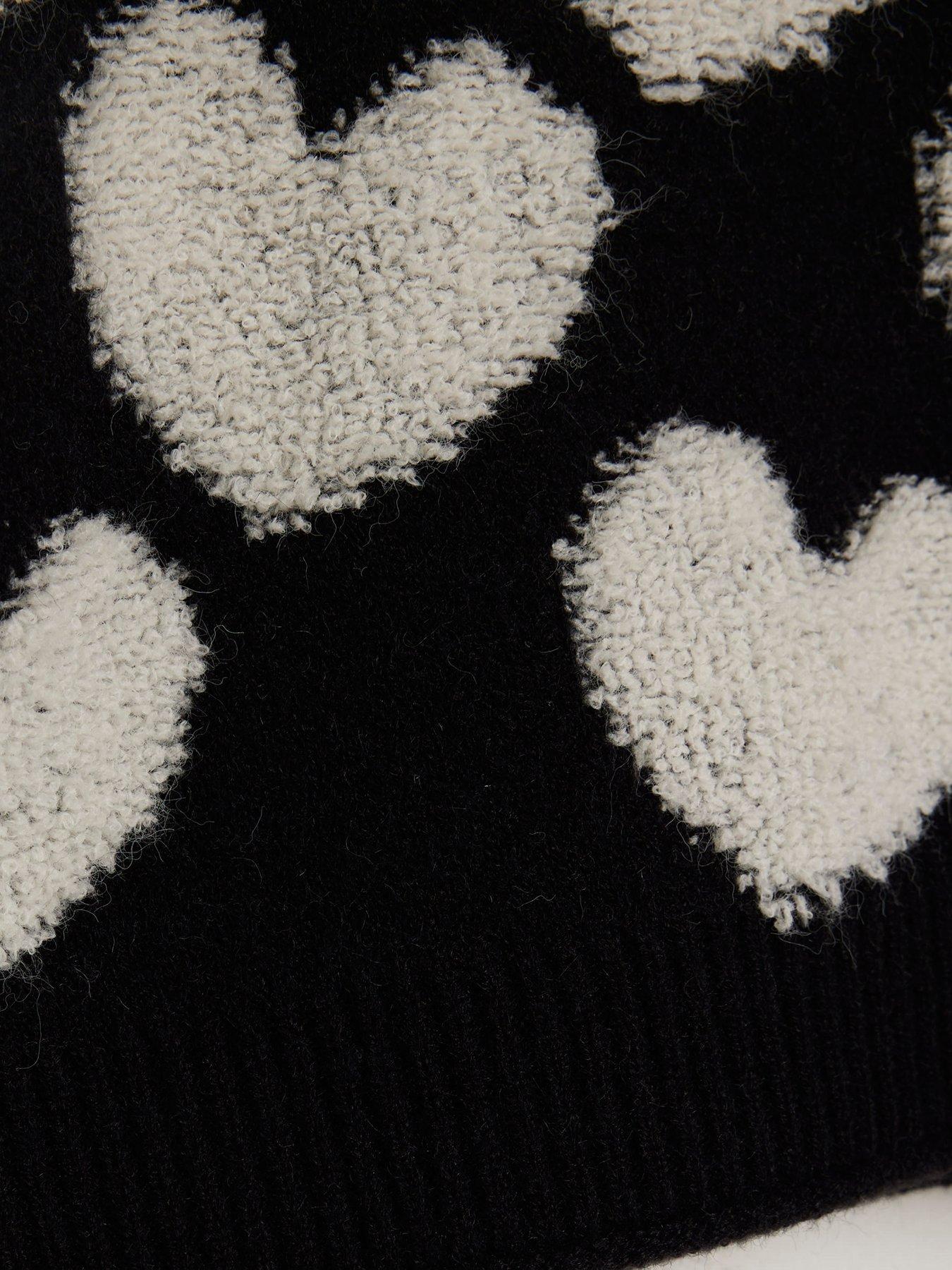 river-island-mini-mini-girl-boucle-heart-jumper-blackoutfit