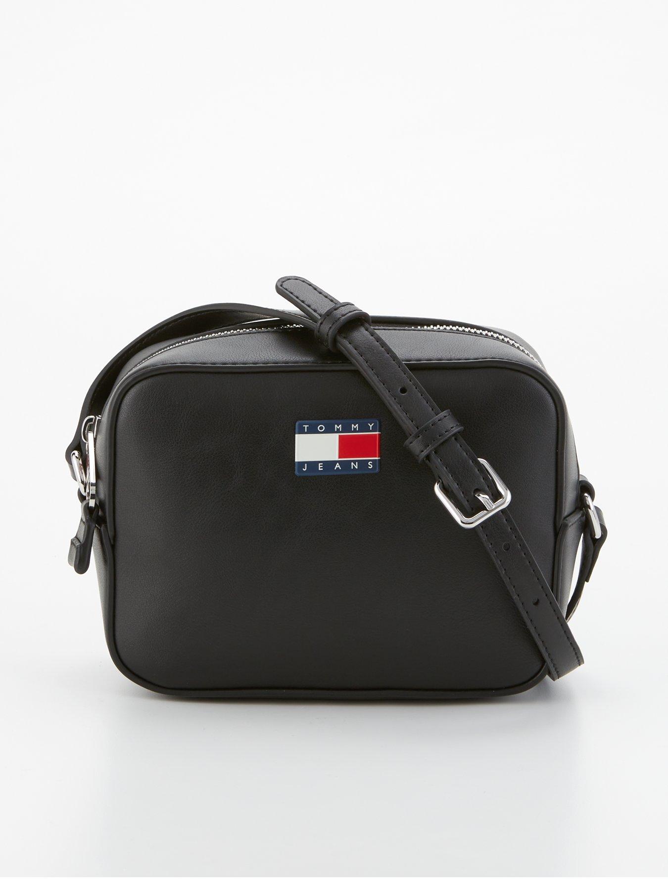 tommy-jeans-flag-logo-camera-bag-black