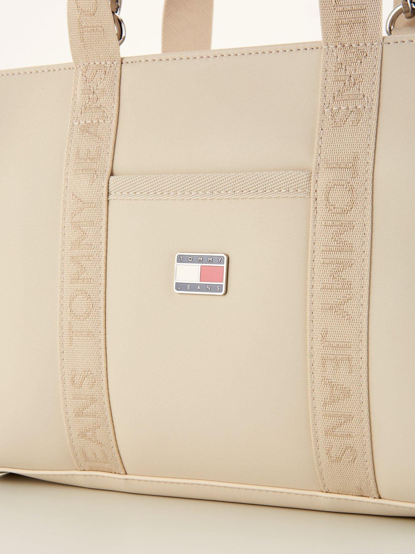 tommy-jeans-logo-detail-mini-tote-bag-whiteoutfit