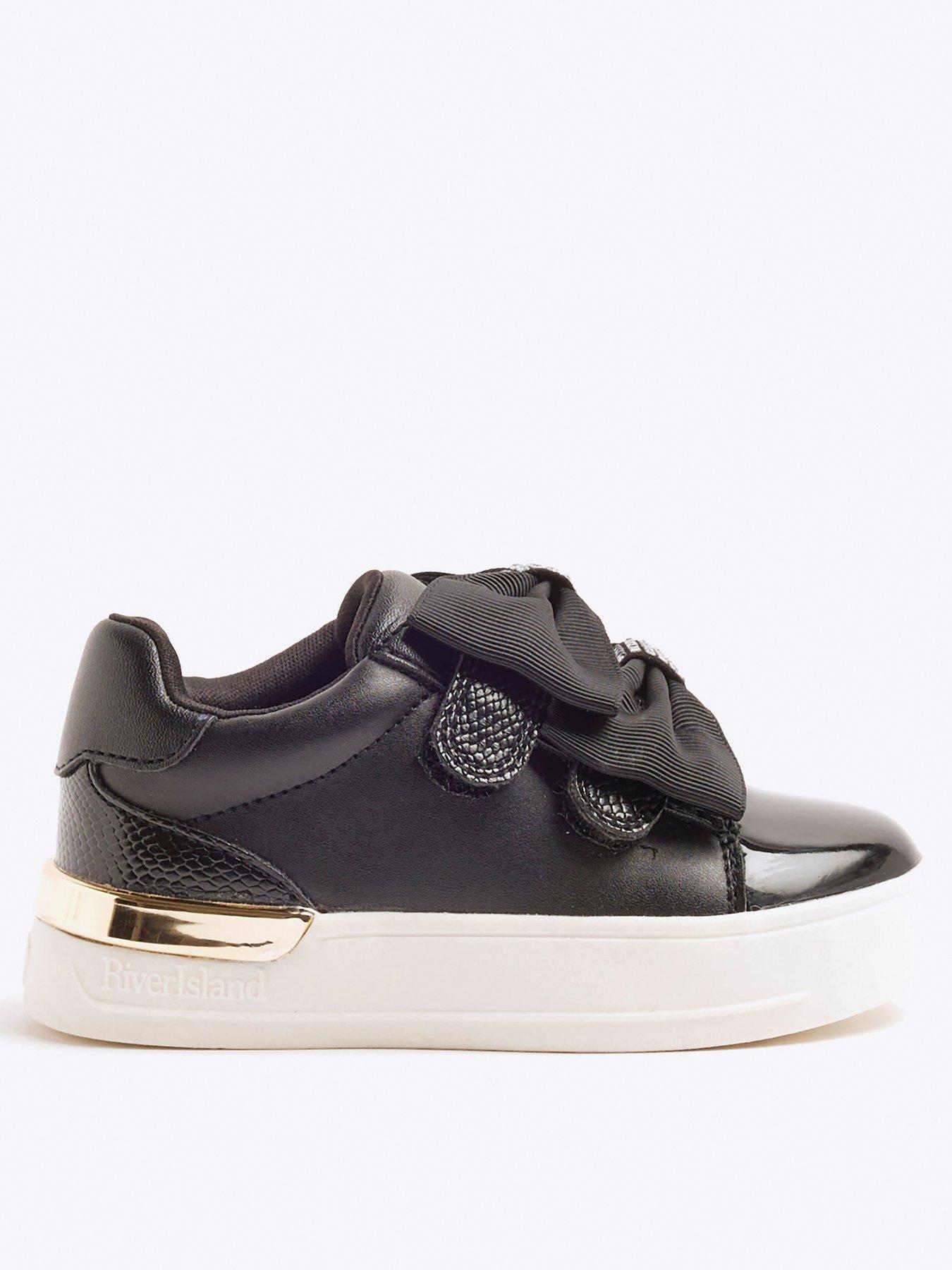 river-island-mini-mini-girl-bow-plimsolls-blackfront