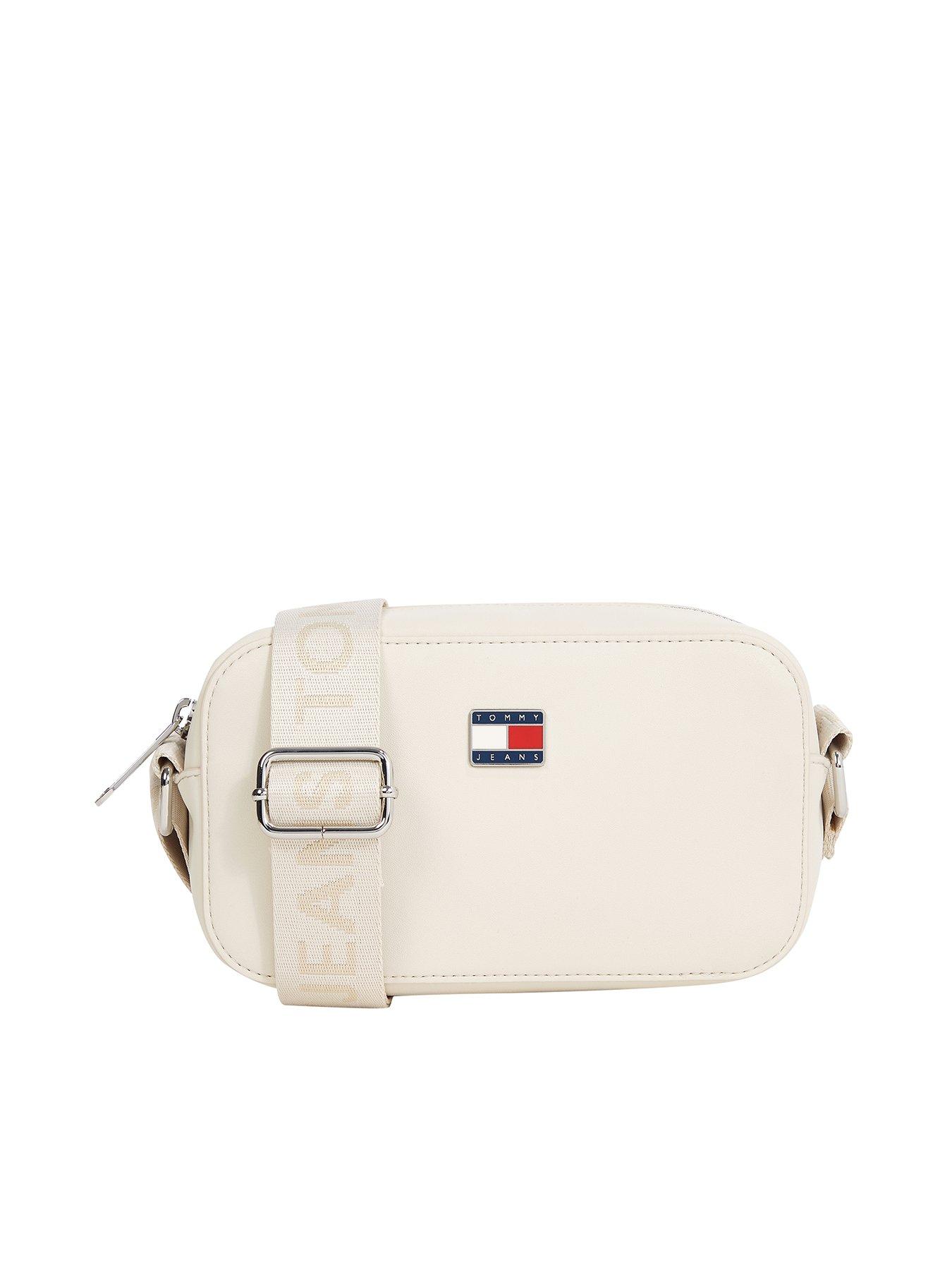 tommy-jeans-badge-logo-camera-bag-white