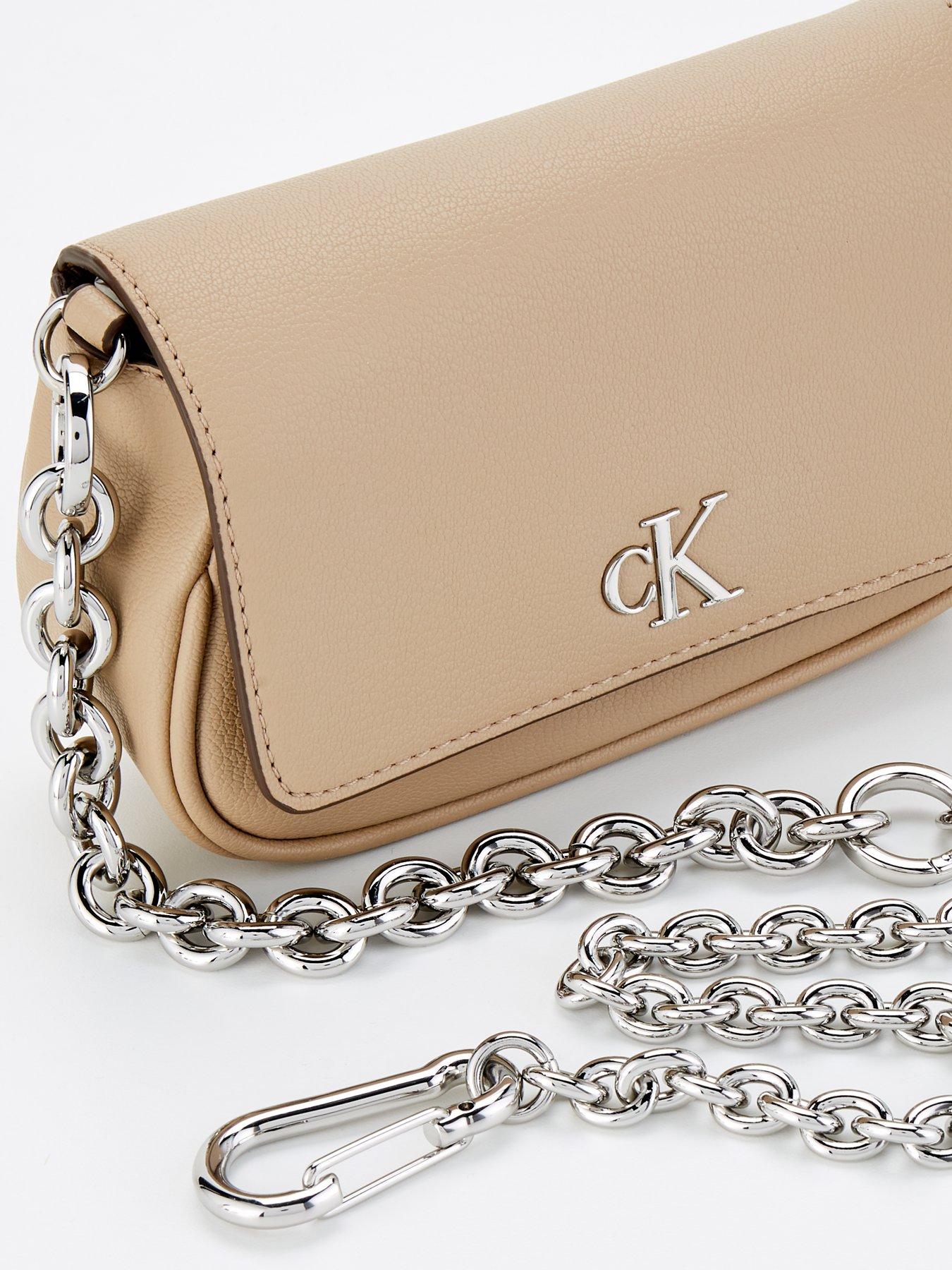 calvin-klein-jeans-monogram-shoulder-bag-creamoutfit