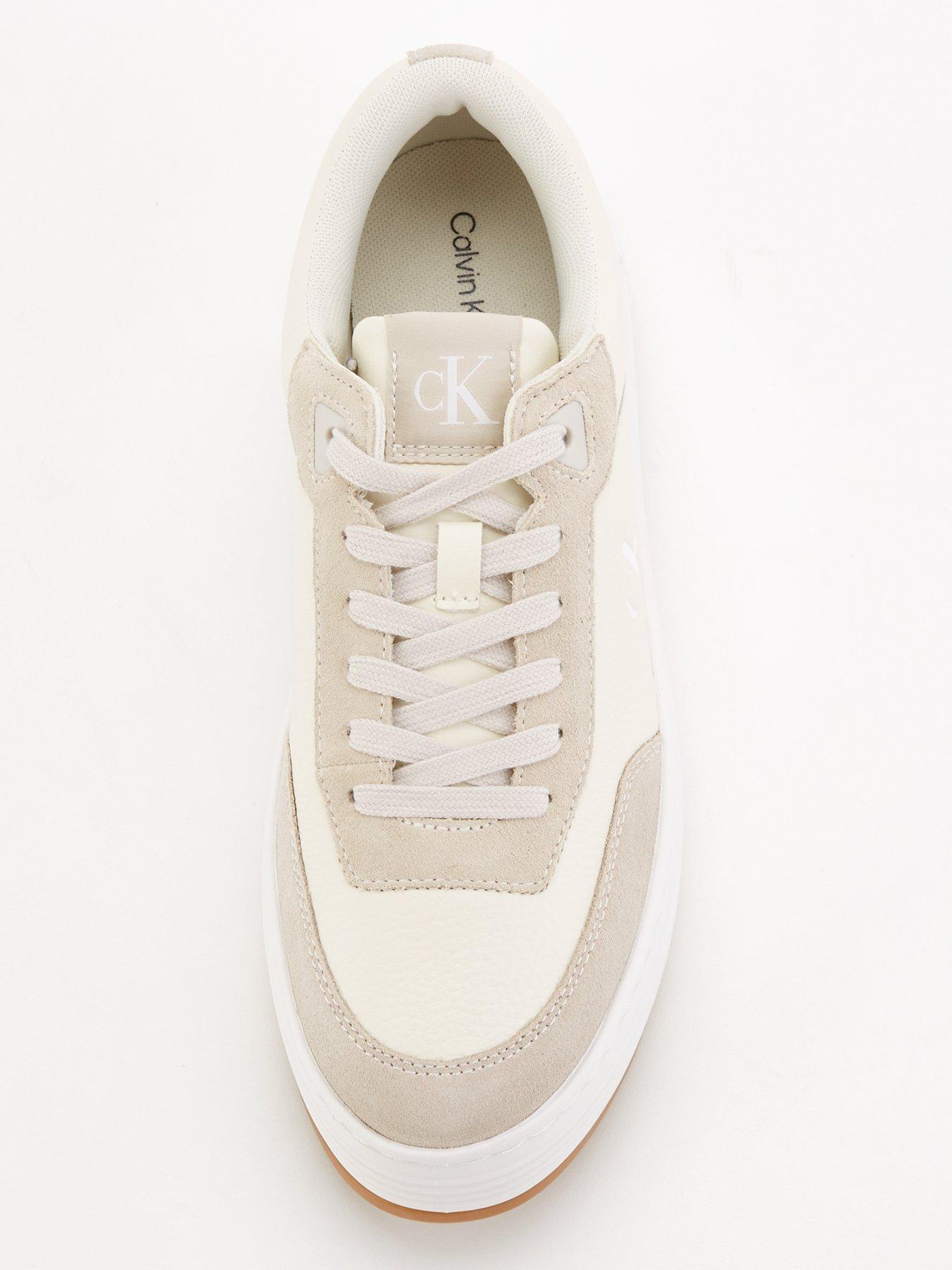 calvin-klein-jeans-bold-leather-flatform-trainer-creamy-whiteeggshelloutfit