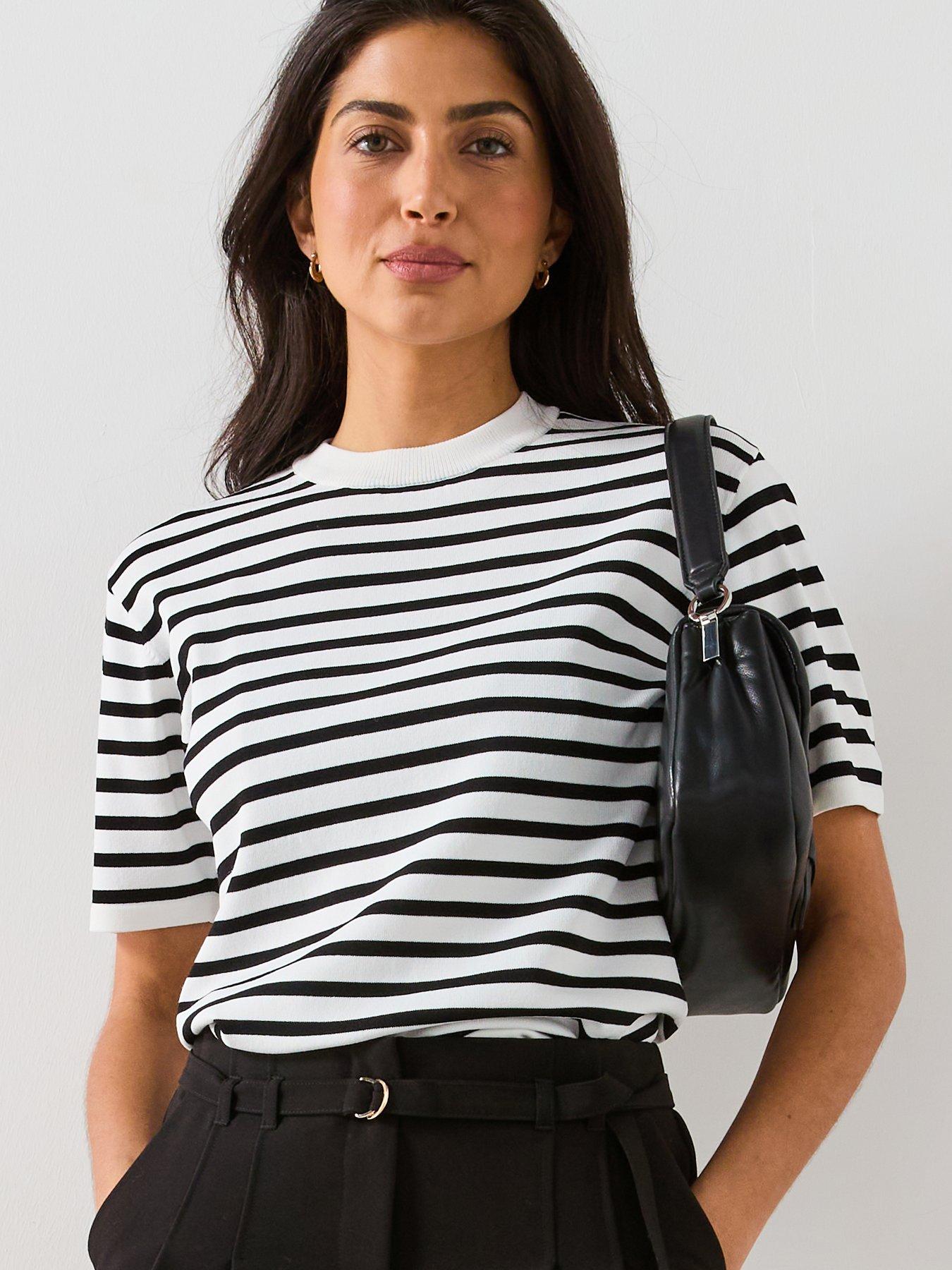 everyday-short-sleeve-stripe-knitted-t-shirt-blackoutfit