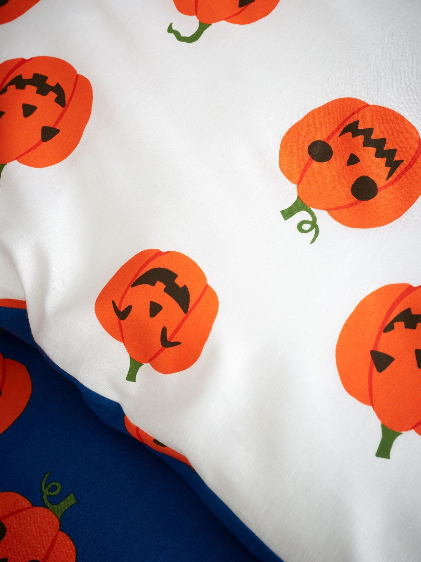 catherine-lansfield-halloween-pumpkins-reversible-duvet-cover-set-navydetail