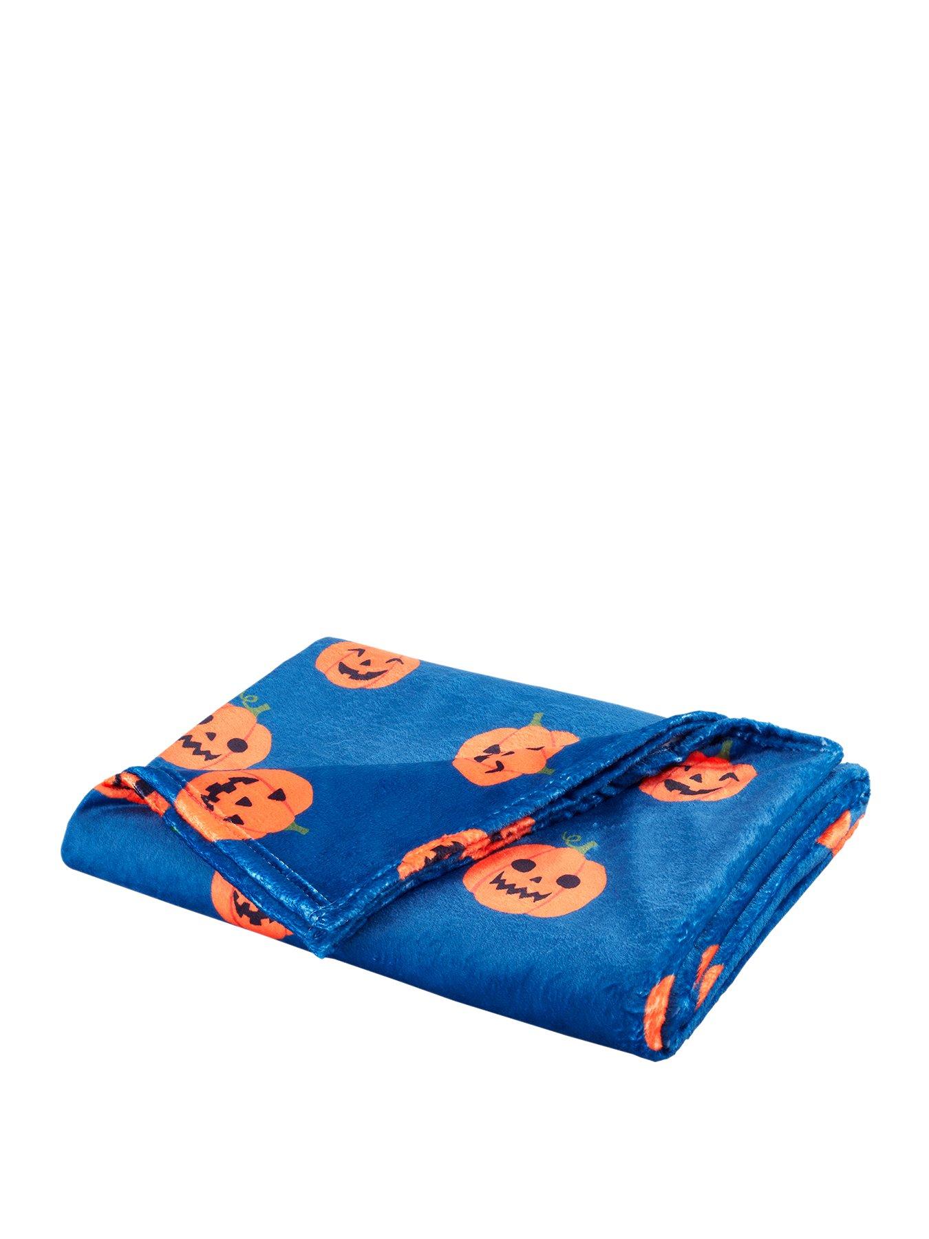 catherine-lansfield-halloween-pumpkins-cosy-fleece-blanket-throw--130-x-170cmstillFront