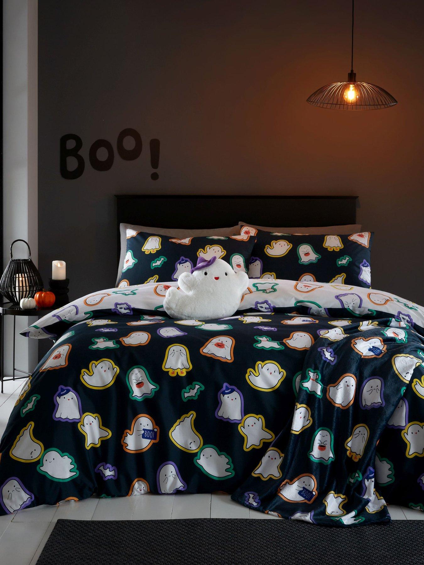 Image 1 of 3 of Catherine Lansfield Halloween Ghosts Throw- 130 X 170Cm