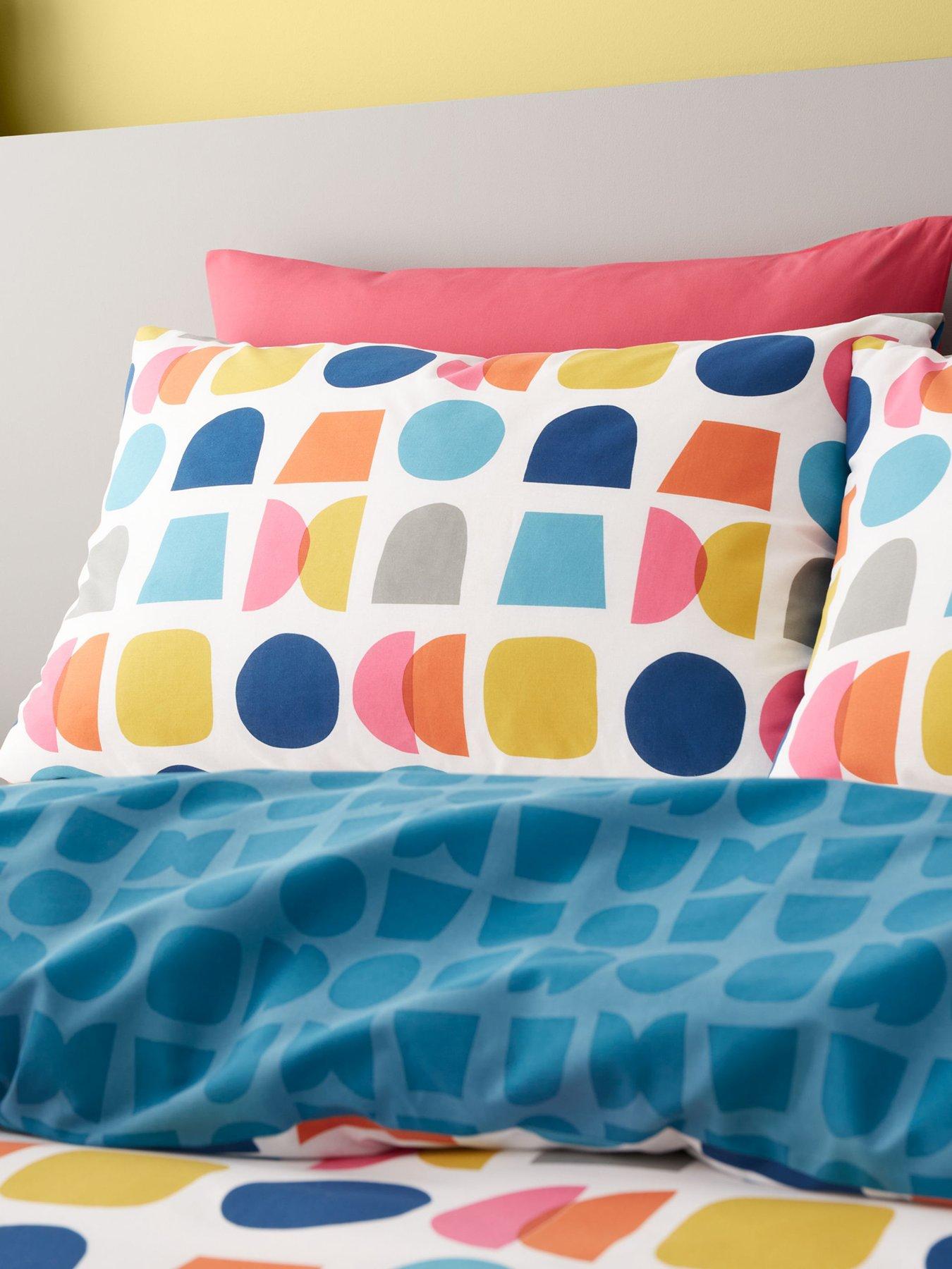 catherine-lansfield-connect-geo-reversible-duvet-covernbspsetdetail