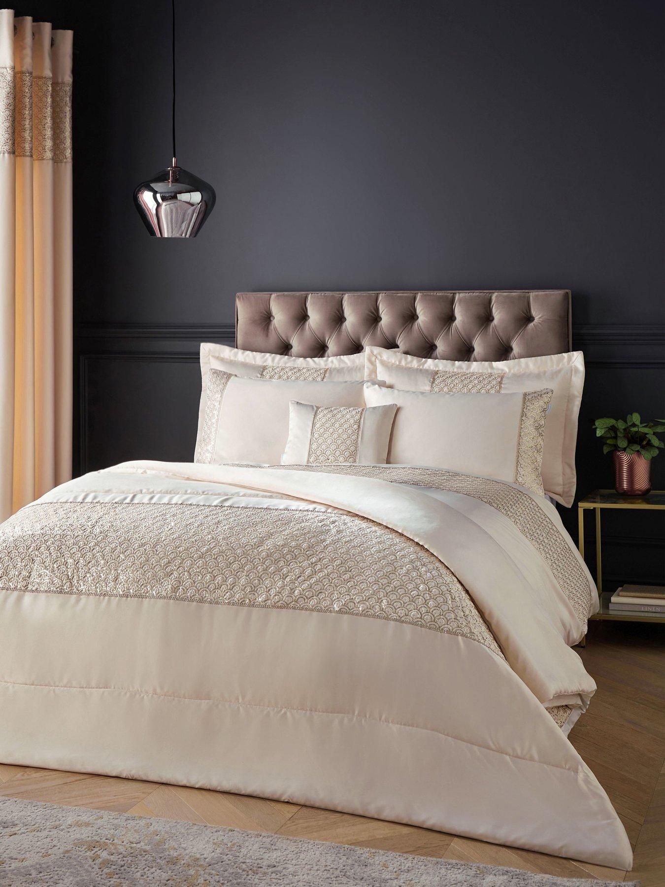 Catherine Lansfield Deco Sequin Quilted Bedspread Throw in Champagne