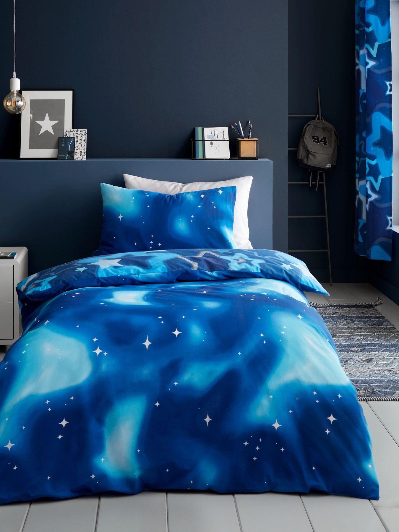 Image 3 of 5 of Catherine Lansfield Ombre Stars Reversible Duvet Cover Set