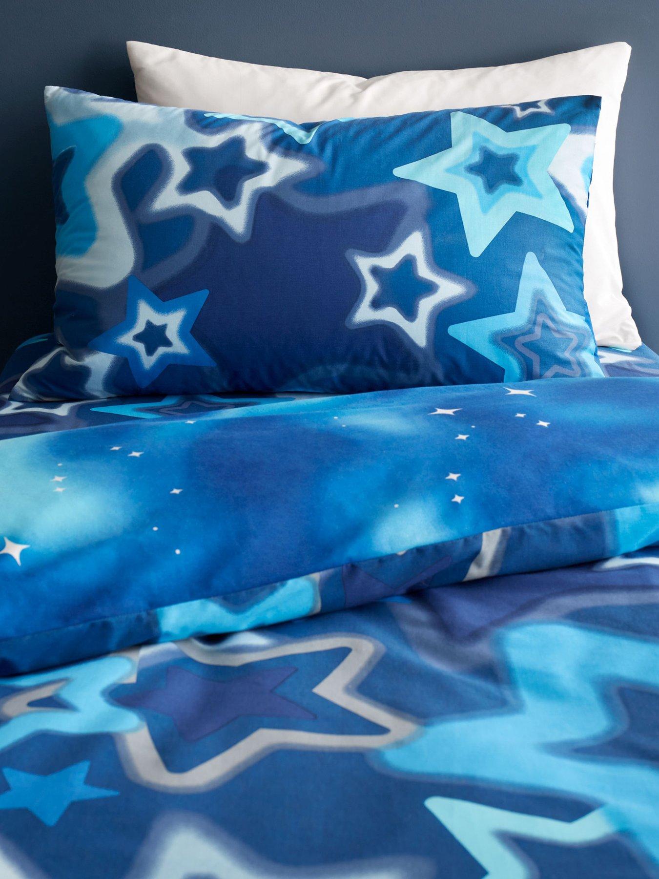 Image 4 of 5 of Catherine Lansfield Ombre Stars Reversible Duvet Cover Set