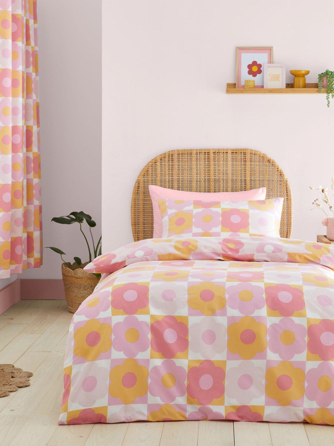 catherine-lansfield-retro-daisy-reversible-duvet-covernbspsetoutfit