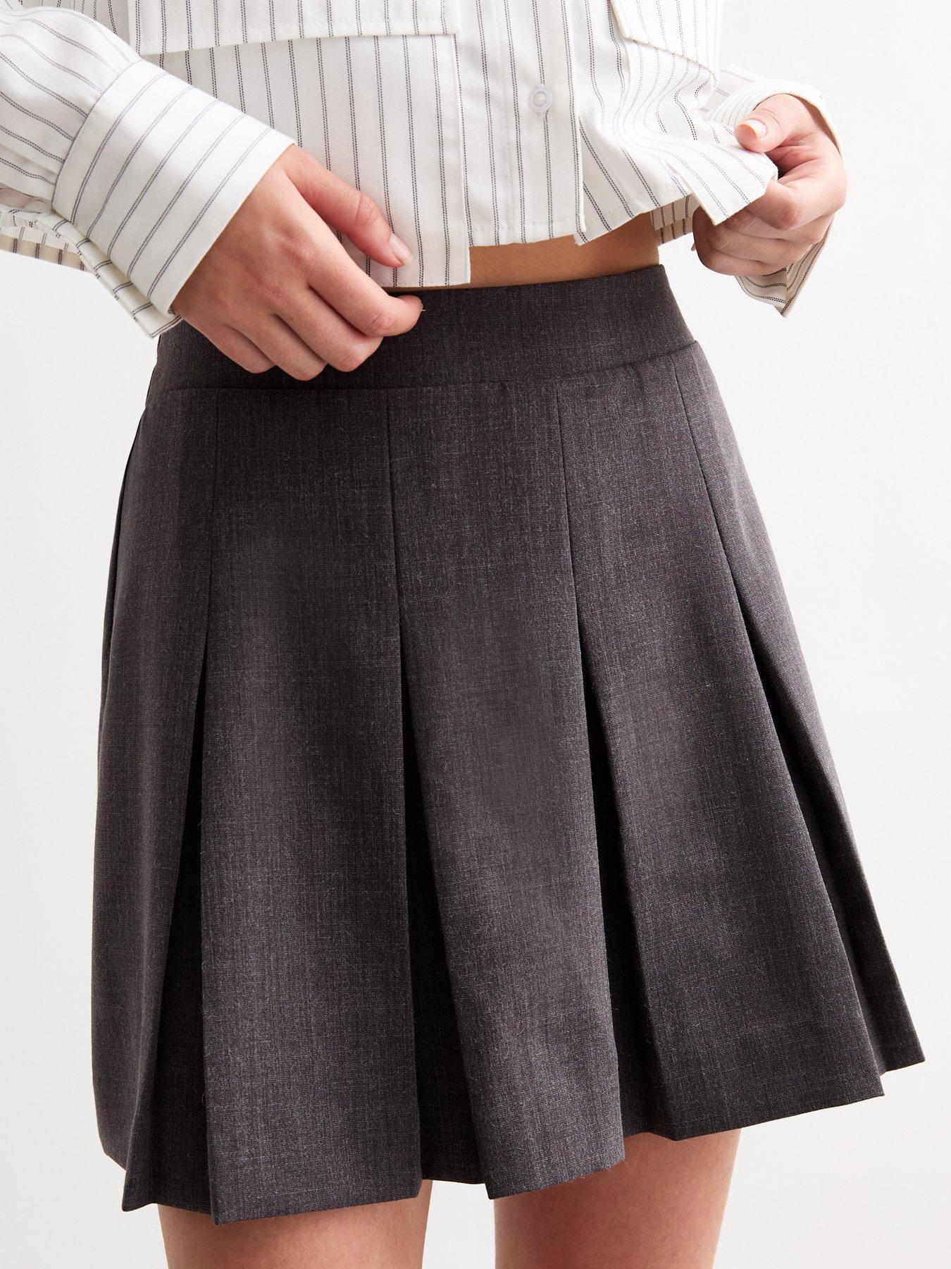 new-look-box-pleat-mini-skirt-greyoutfit