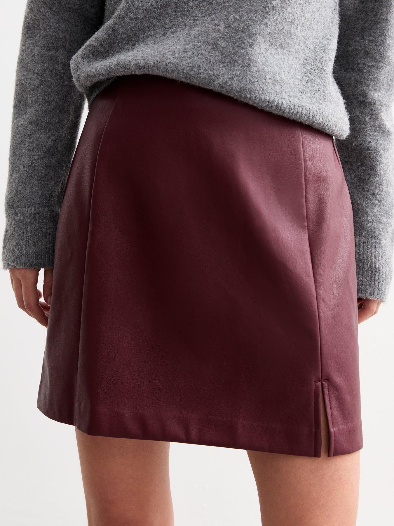 new-look-burgundy-faux-leather-mini-skirt-redoutfit