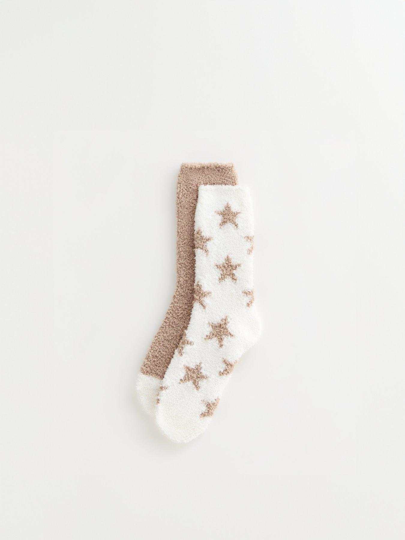 new-look-pack-of-2-star-and-plain-cosy-socks