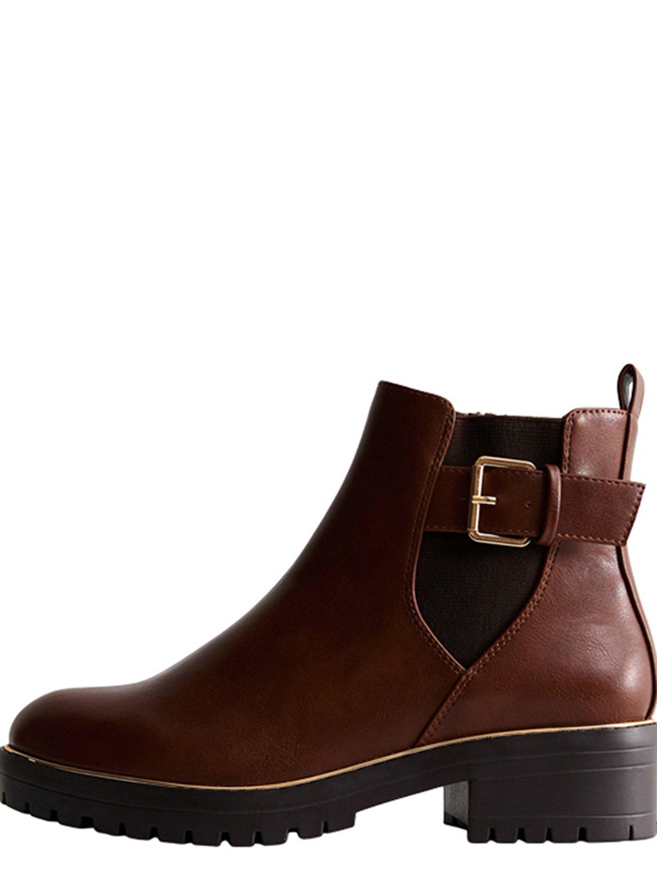 new-look-tan-buckled-chunky-ankle-boots-brownoutfit