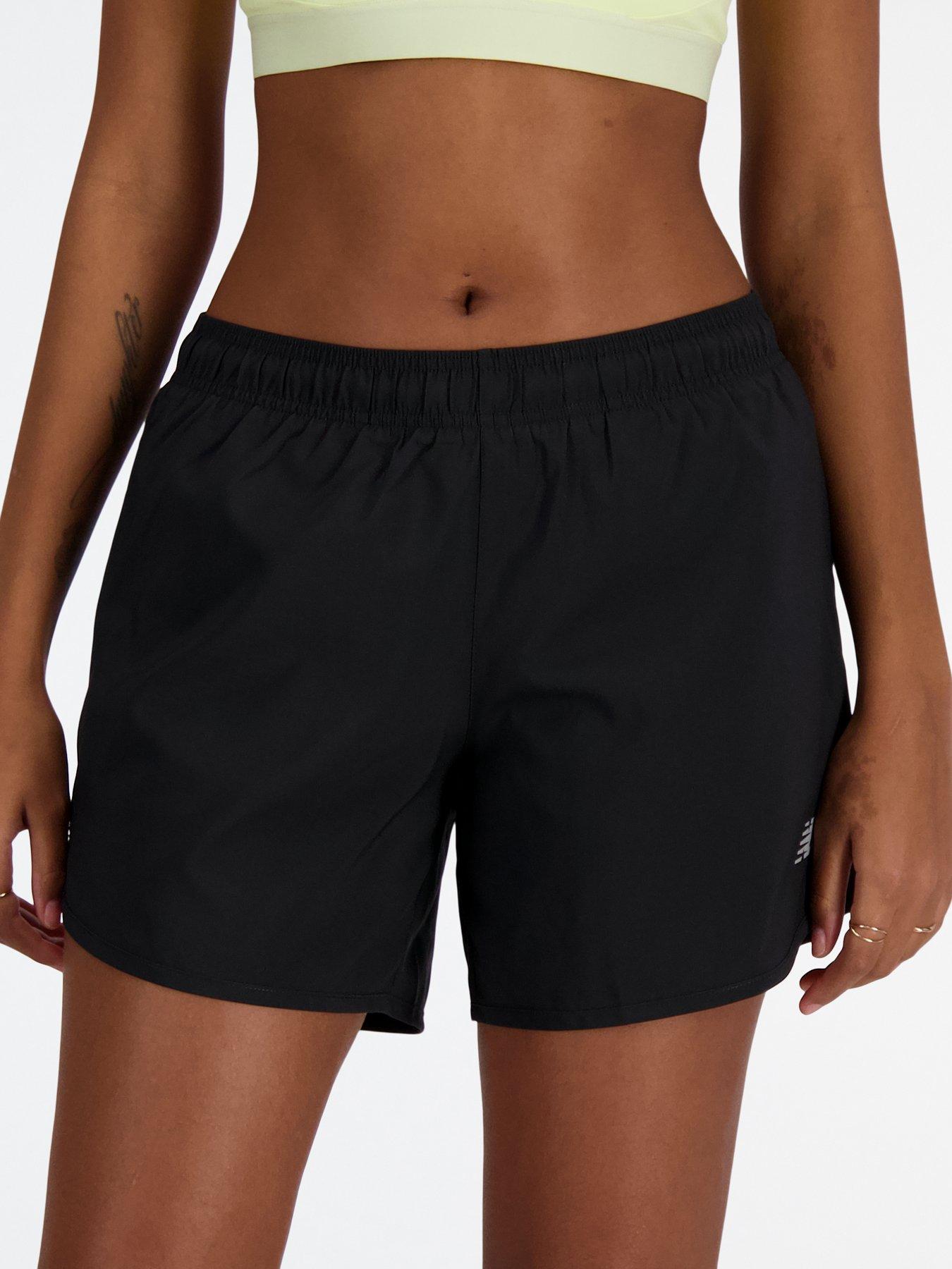 new-balance-womens-running-sport-essentials-5in-shorts-blackoutfit