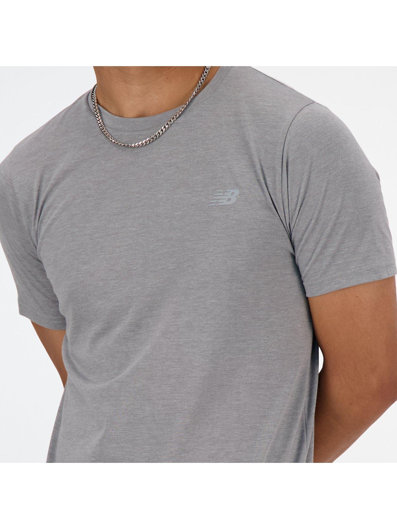 new-balance-mens-running-sport-essentials-heathertech-t-shirt-greyoutfit