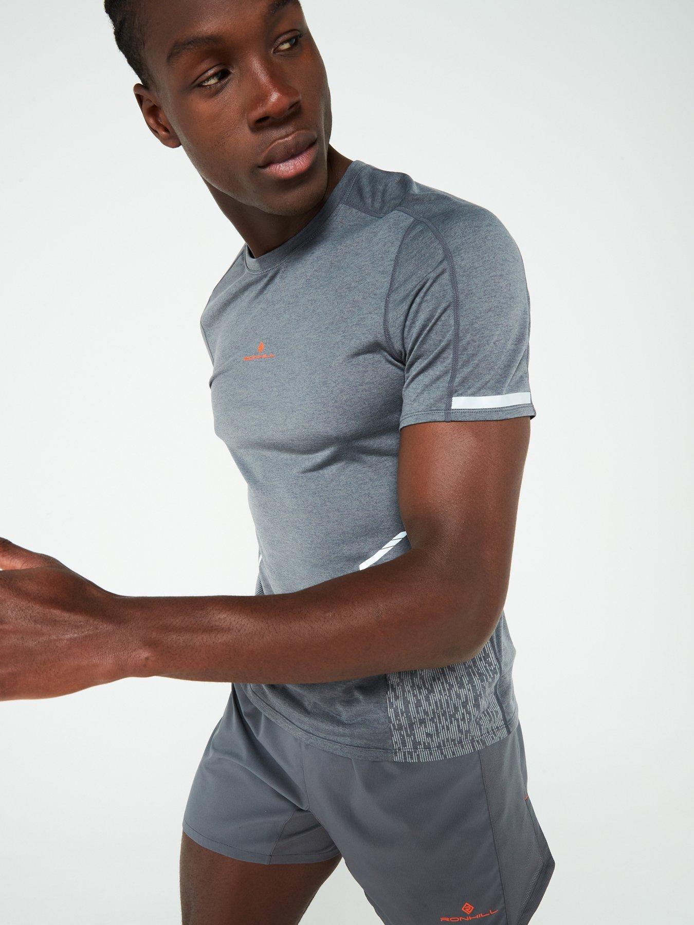 ronhill-mens-tech-reflect-running-tee--greydetail