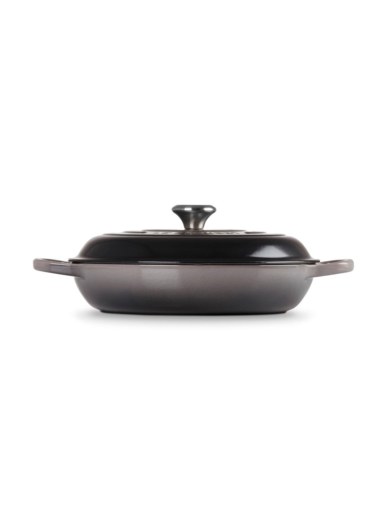 le-creuset-signature-30-cm-shallow-cast-iron-casserolenbspoutfit