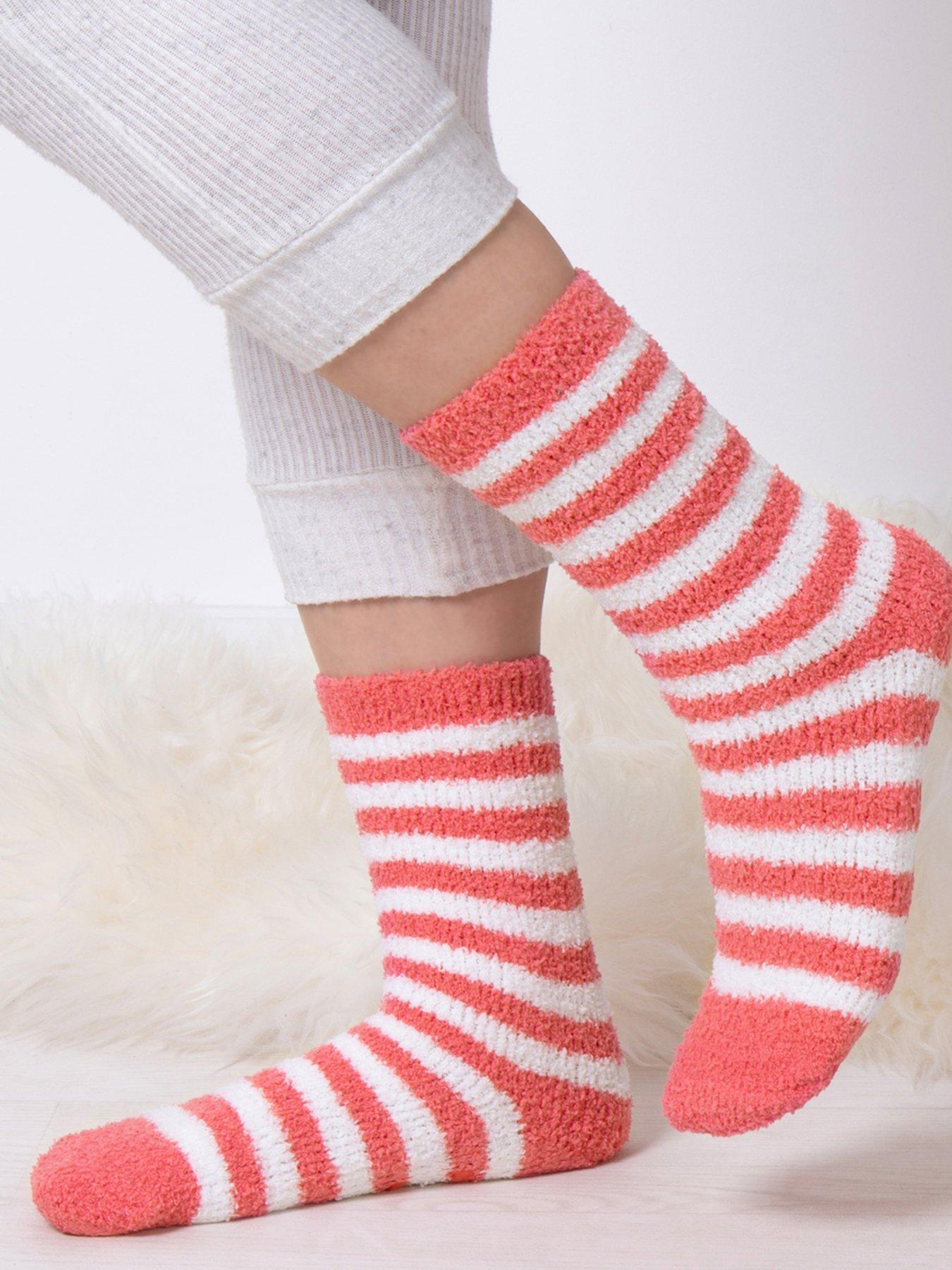 totes-totes-3pack-original-polar-bear-slipper-socks-polar-bear-printoutfit