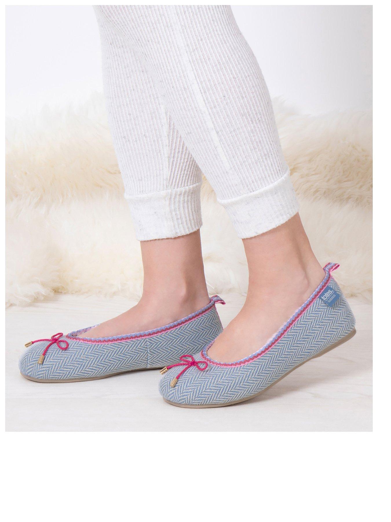 totes-totes-isotoner-herringbone-ballet-slippers-greystillFront