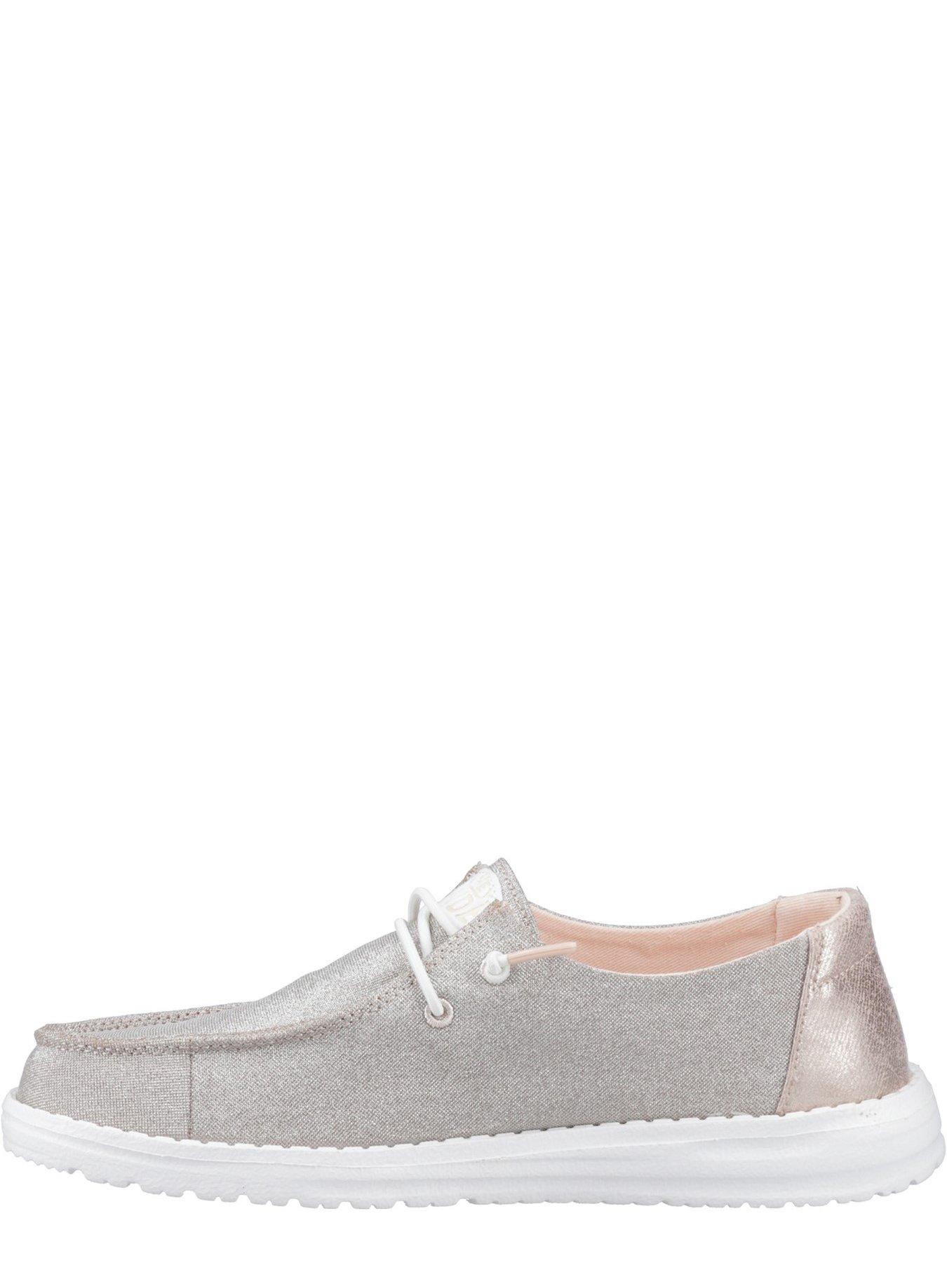 heydude-wendy-metallic-sparkle-shoeoutfit