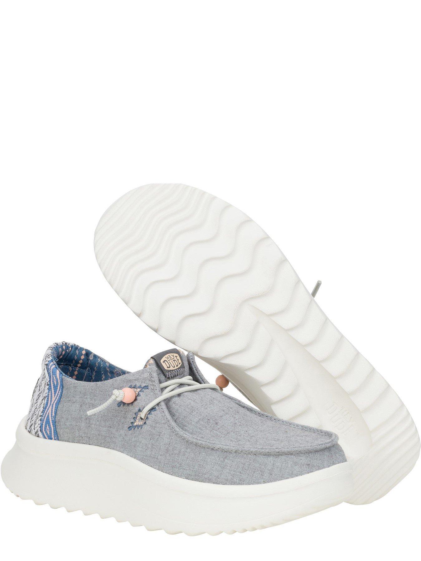 heydude-wendy-peak-chambray-woven-shoedetail