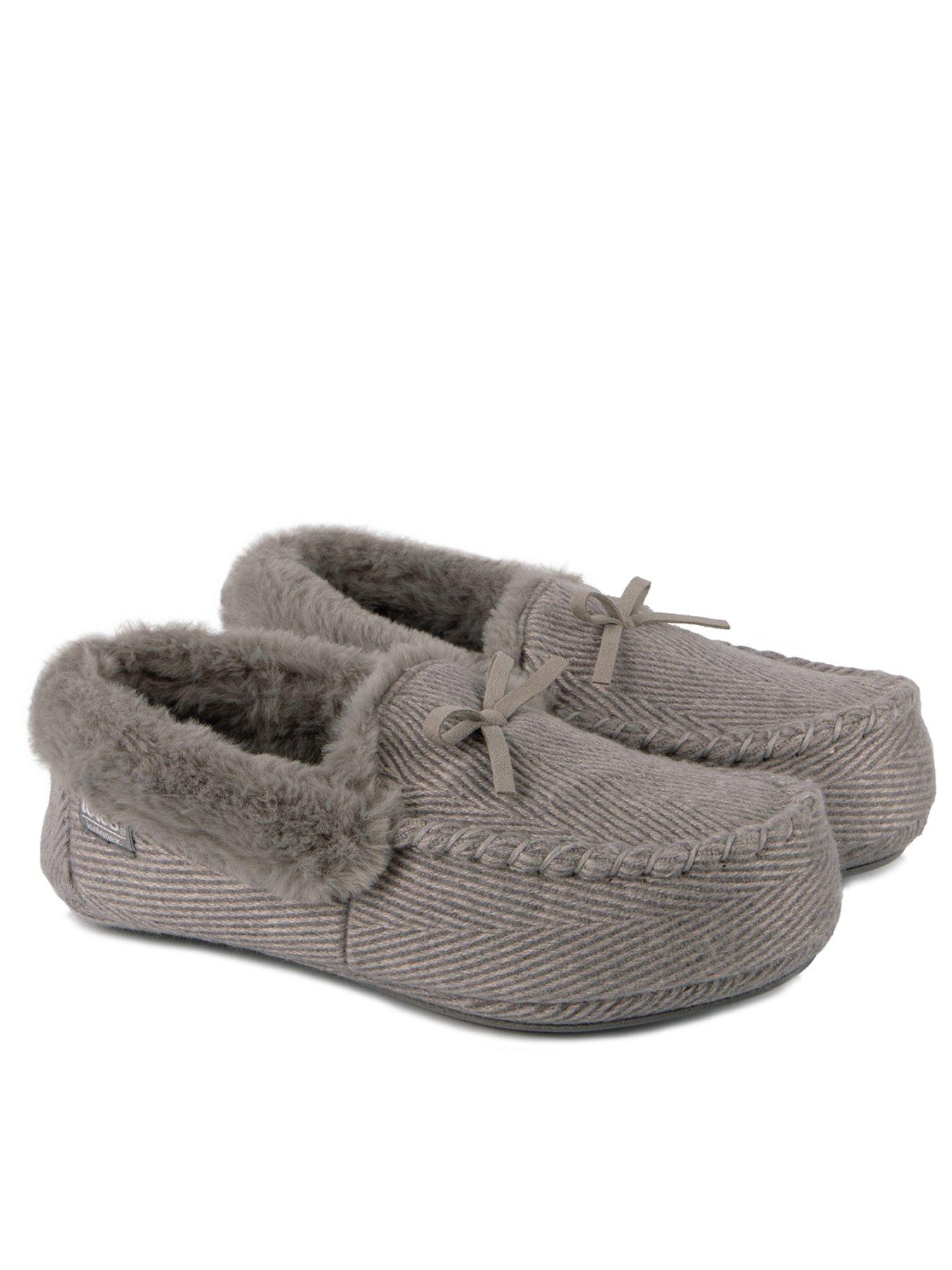 totes-totes-isotoner-herringbone-moccasin-slippers-grey