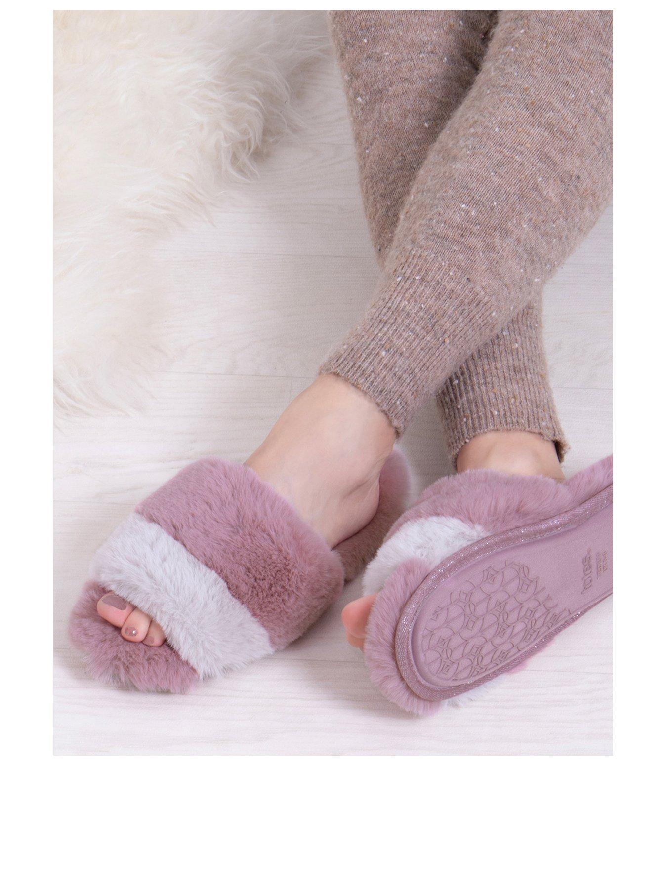 totes-totes-faux-fur-slider-slippers-pinkstillFront