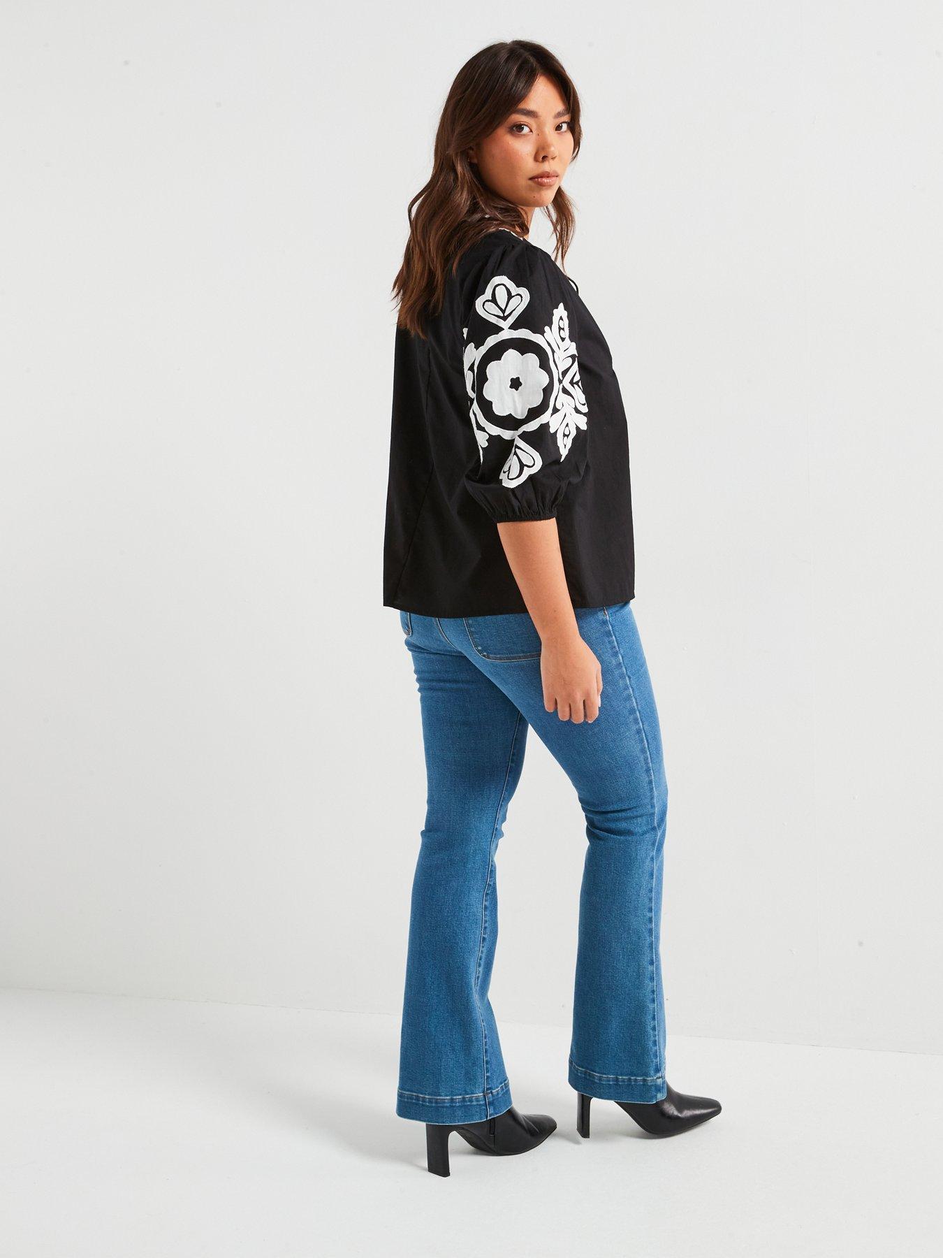 Image 5 of 6 of V by Very Curve Mono Applique Blouse - Black/White