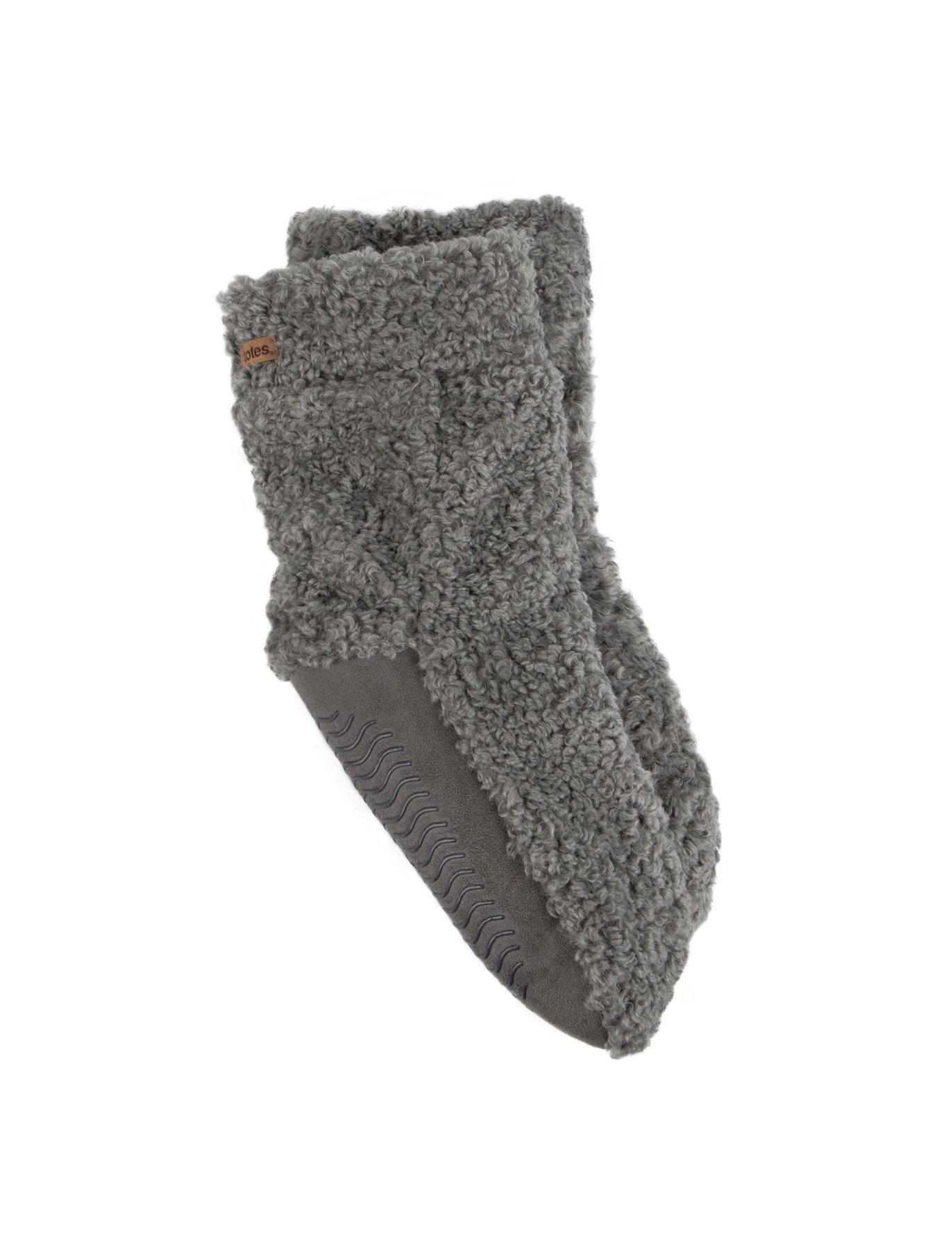 totes-totes-textured-faux-fur-slipper-sock-booties-charcoal