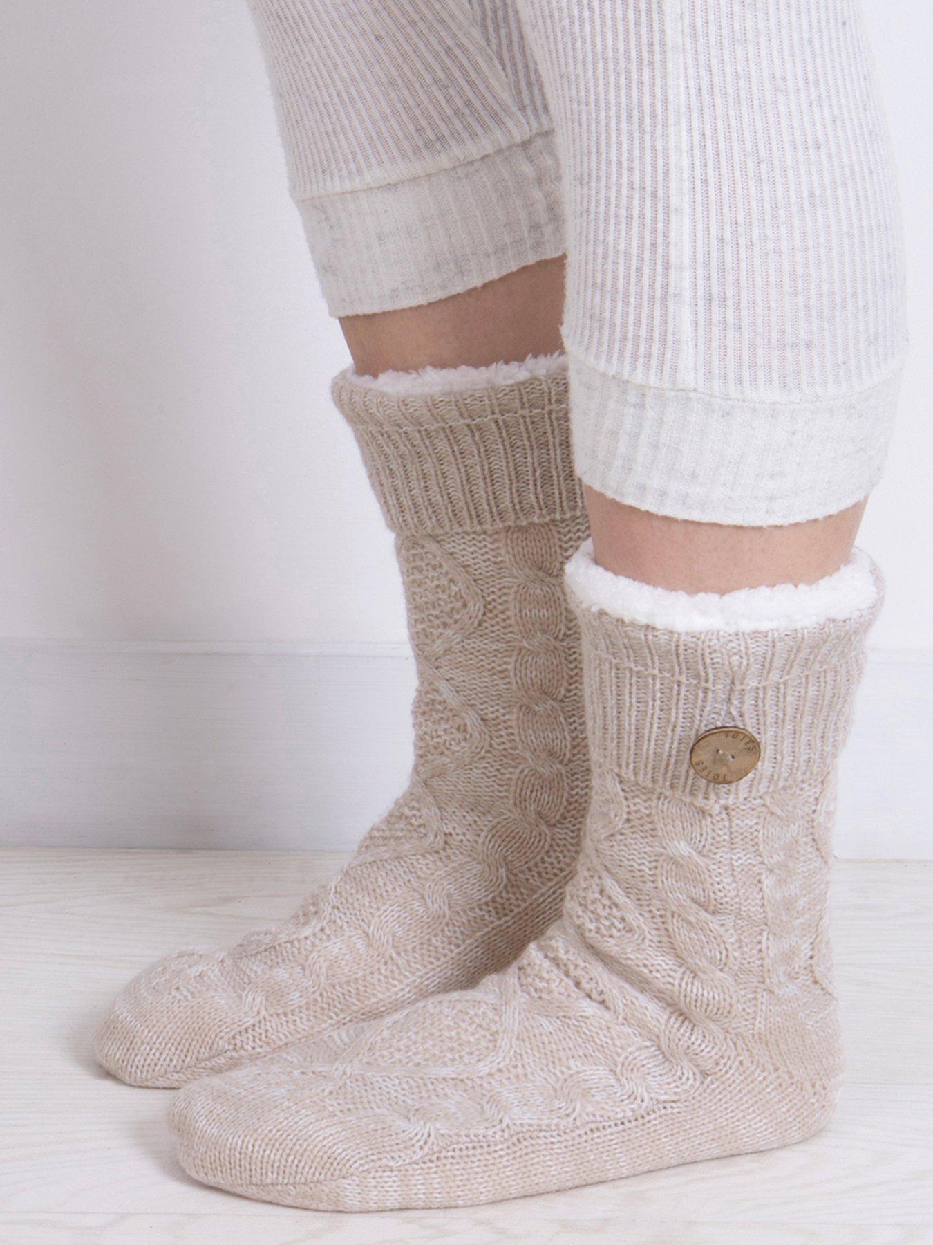 totes-totes-texture-slipper-socks-with-button-creamstillFront