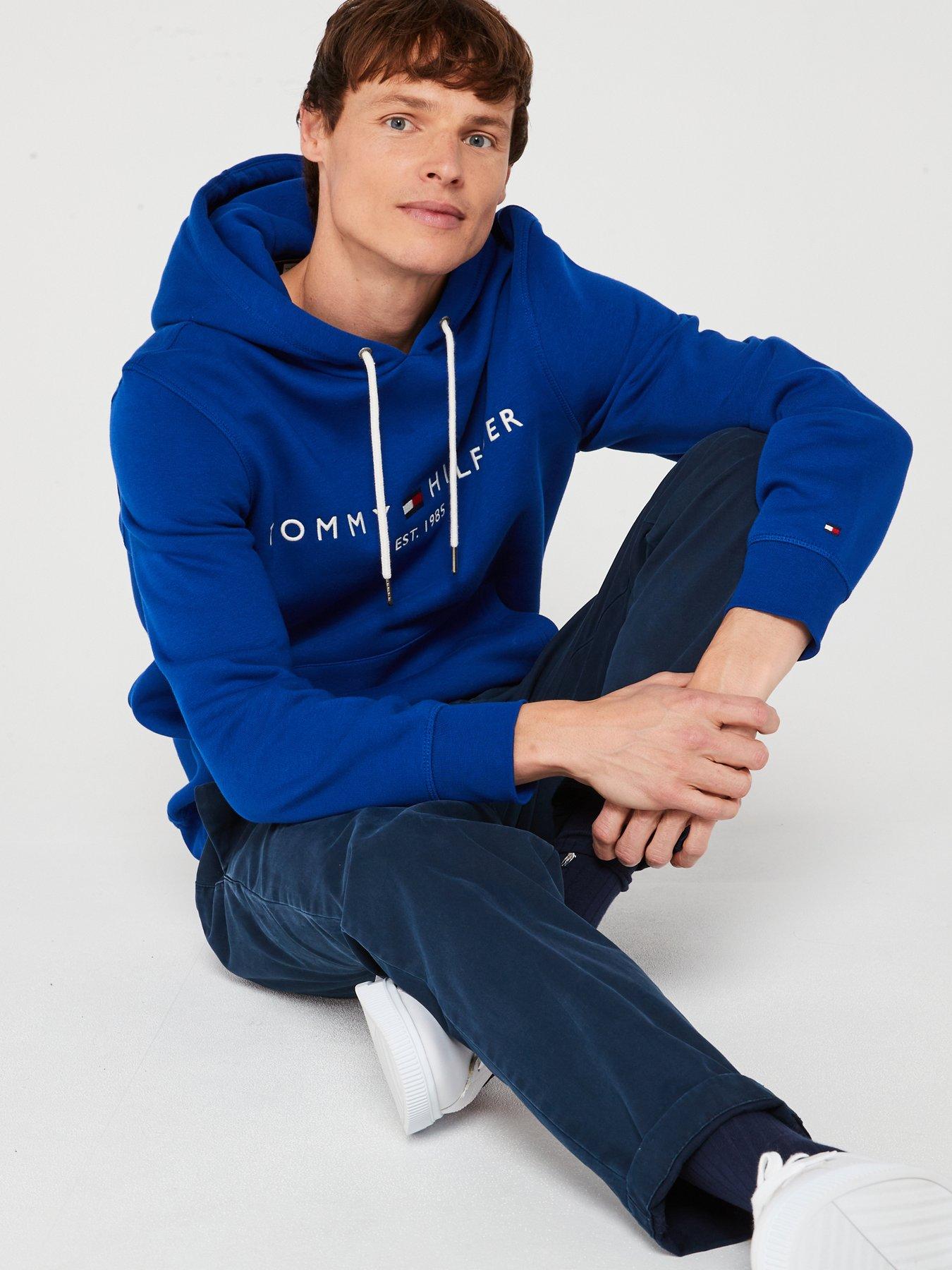 tommy-hilfiger-regular-fit-linear-chest-logo-hoodie-bright-blueoutfit