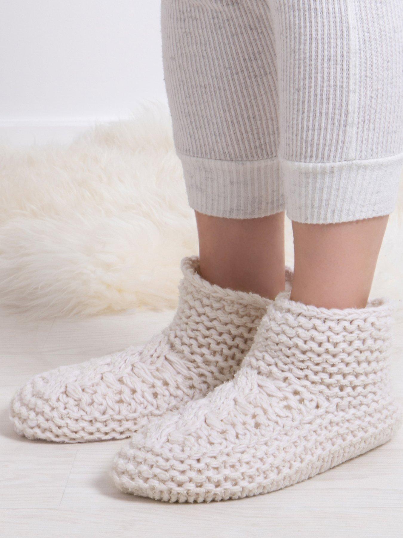 totes-totes-chunky-knitted-booties-creamstillFront