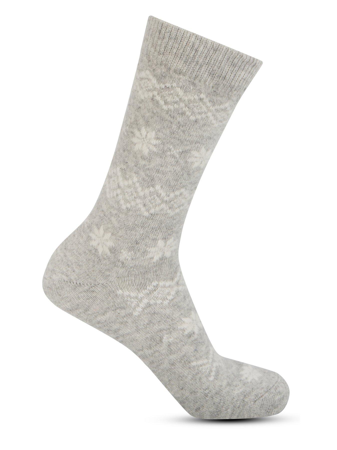 totes-totes-2-pk-ladies-cashmere-ankle-socks-greyoutfit