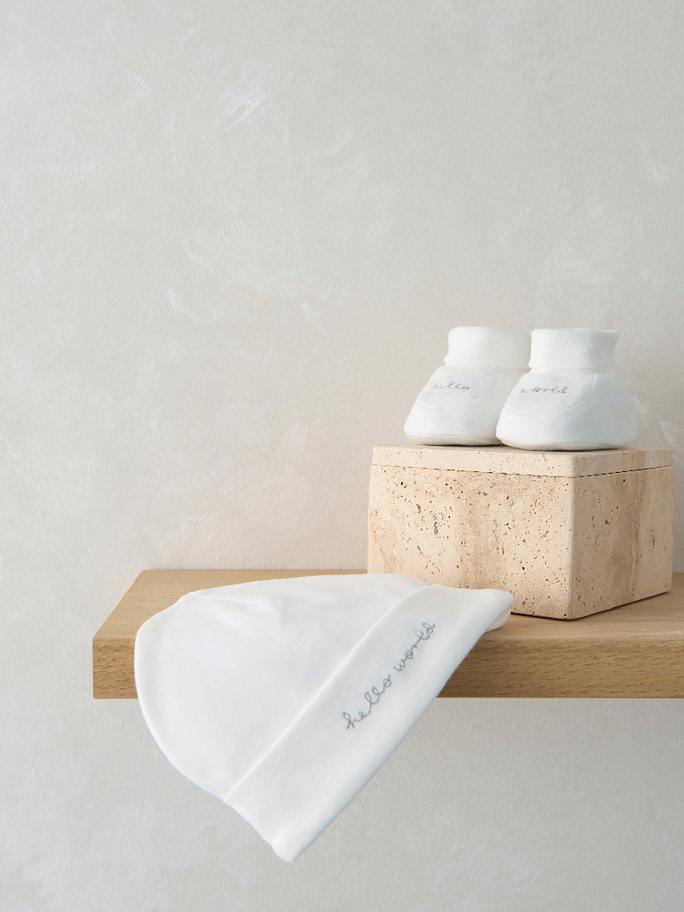 Image 2 of 4 of Mamas & Papas Baby Unisex Hello World Hat &amp; Booties - White
