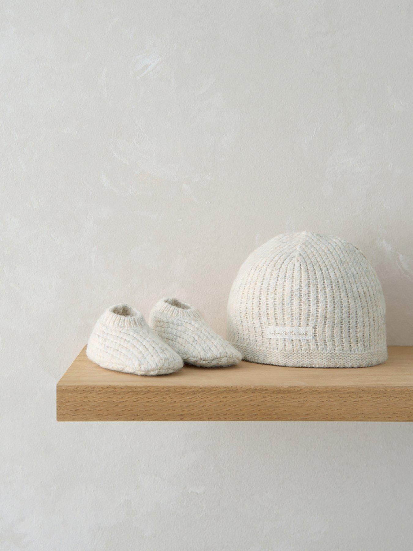 mamas-papas-baby-unisex-knitted-hat-amp-booties-beigestillFront