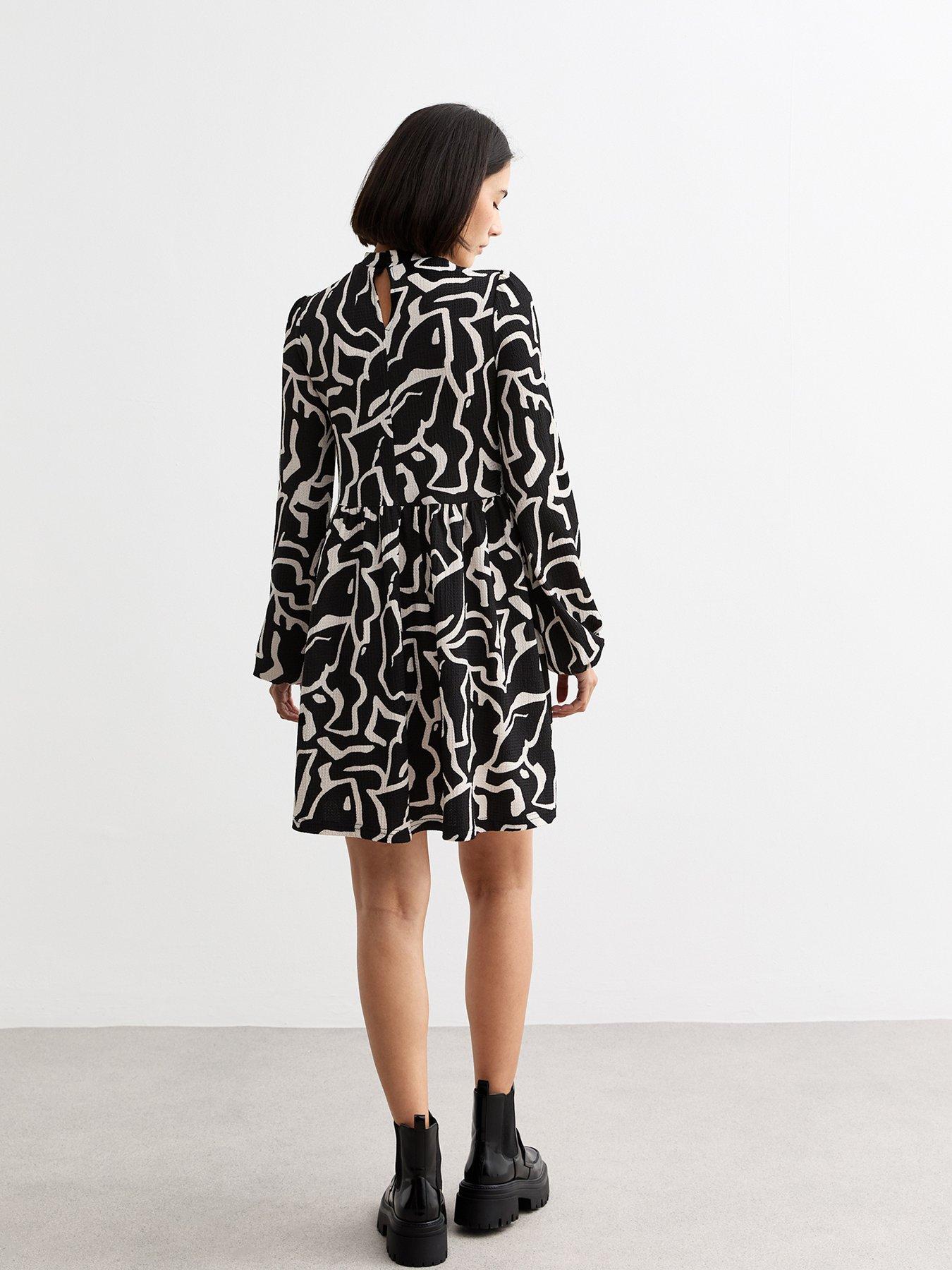 new-look-abstract-print-crinkle-smock-dress--nbspblackstillFront