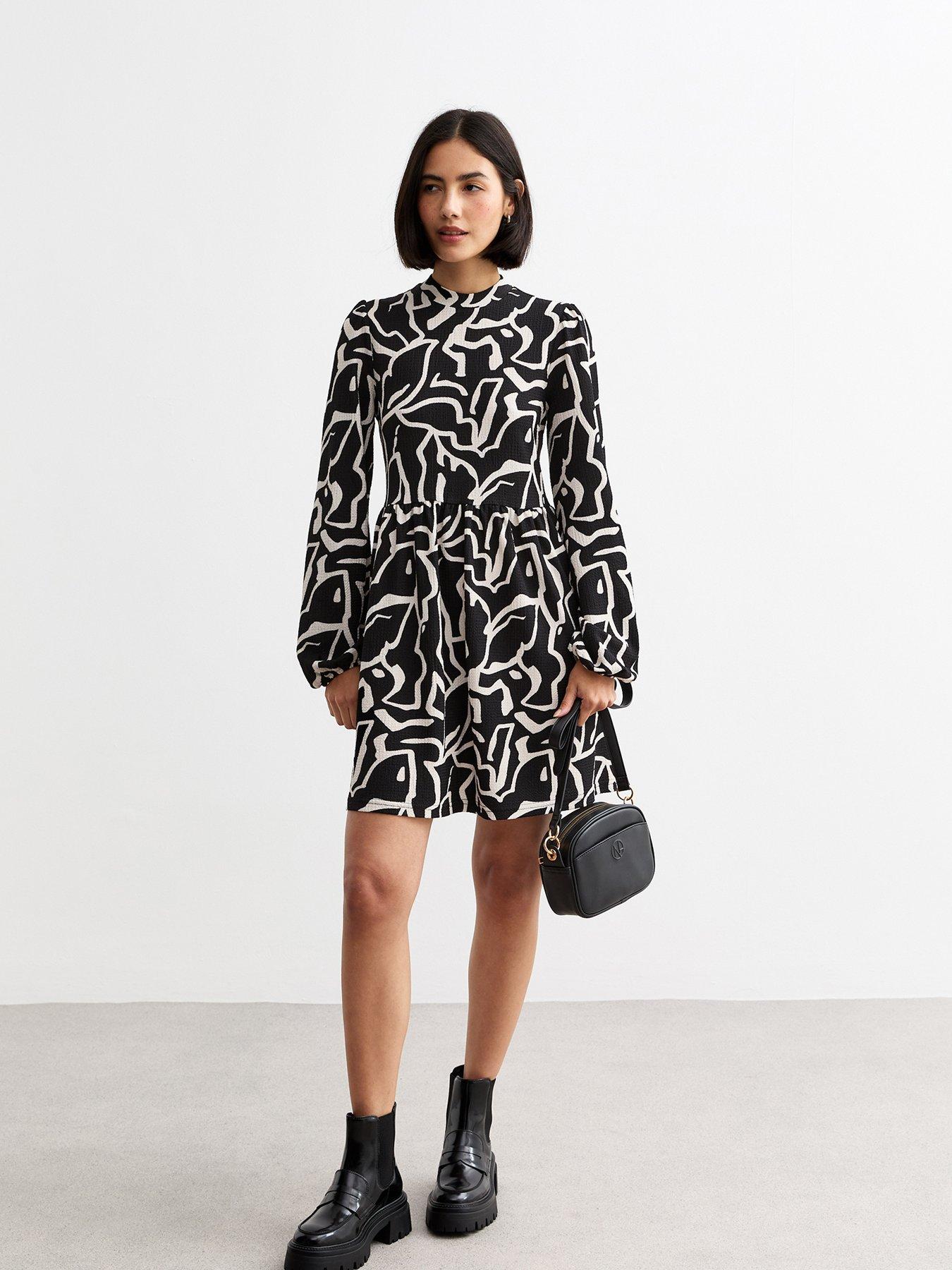 new-look-abstract-print-crinkle-smock-dress--nbspblackback