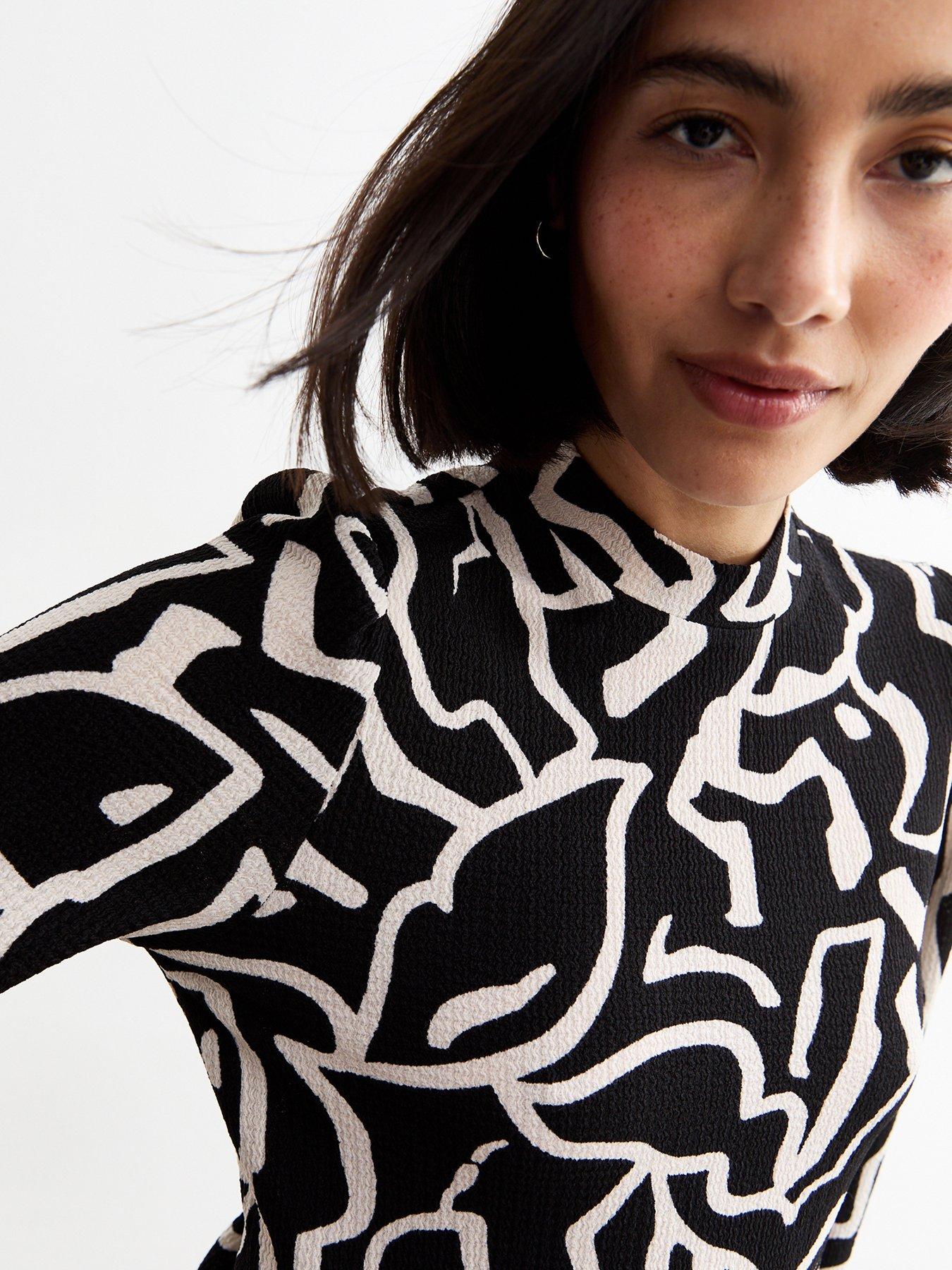 new-look-abstract-print-crinkle-smock-dress--nbspblackoutfit